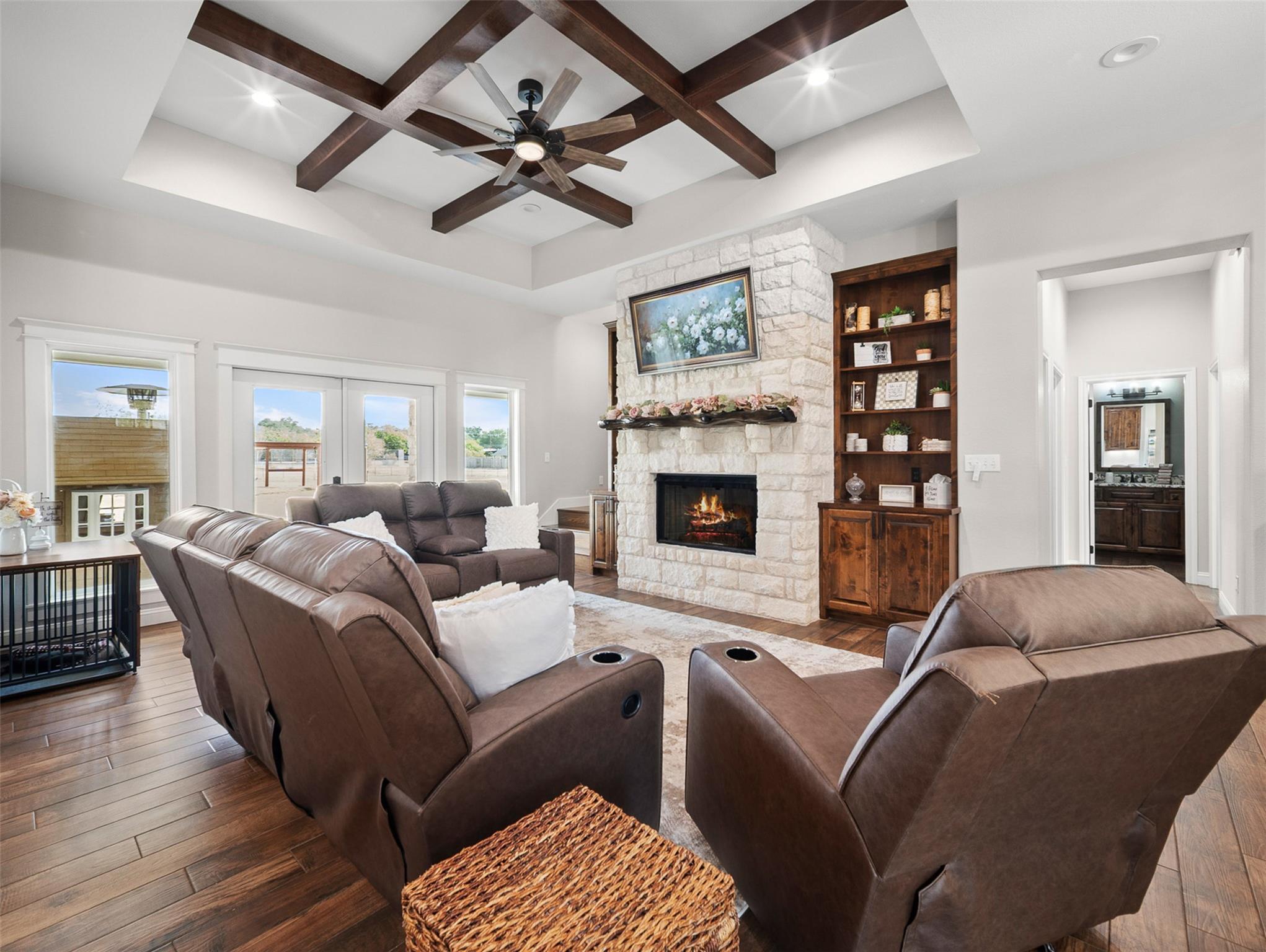 1205 N Avenue G, Shiner, TX 77984