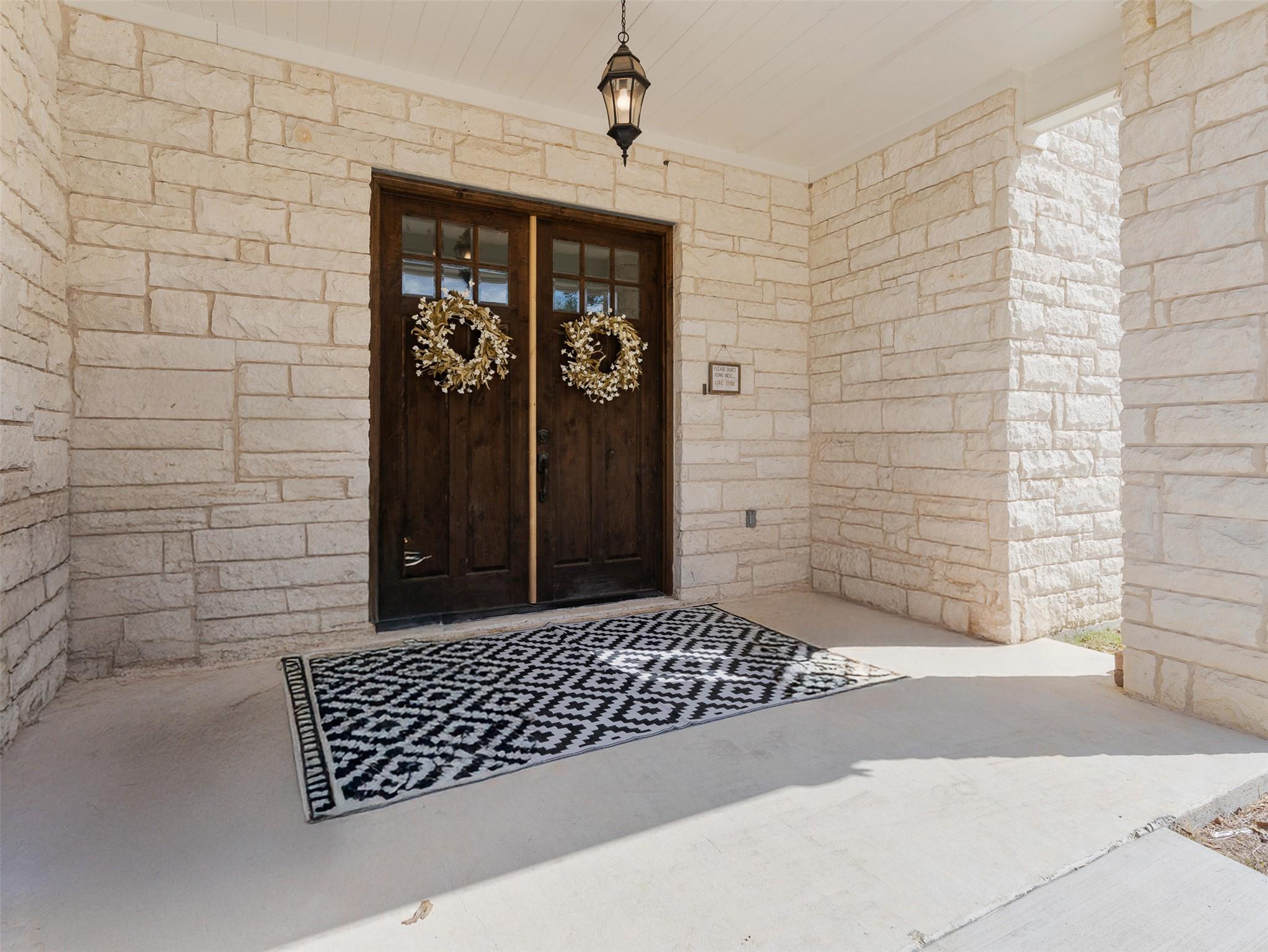 1205 N Avenue G, Shiner, TX 77984