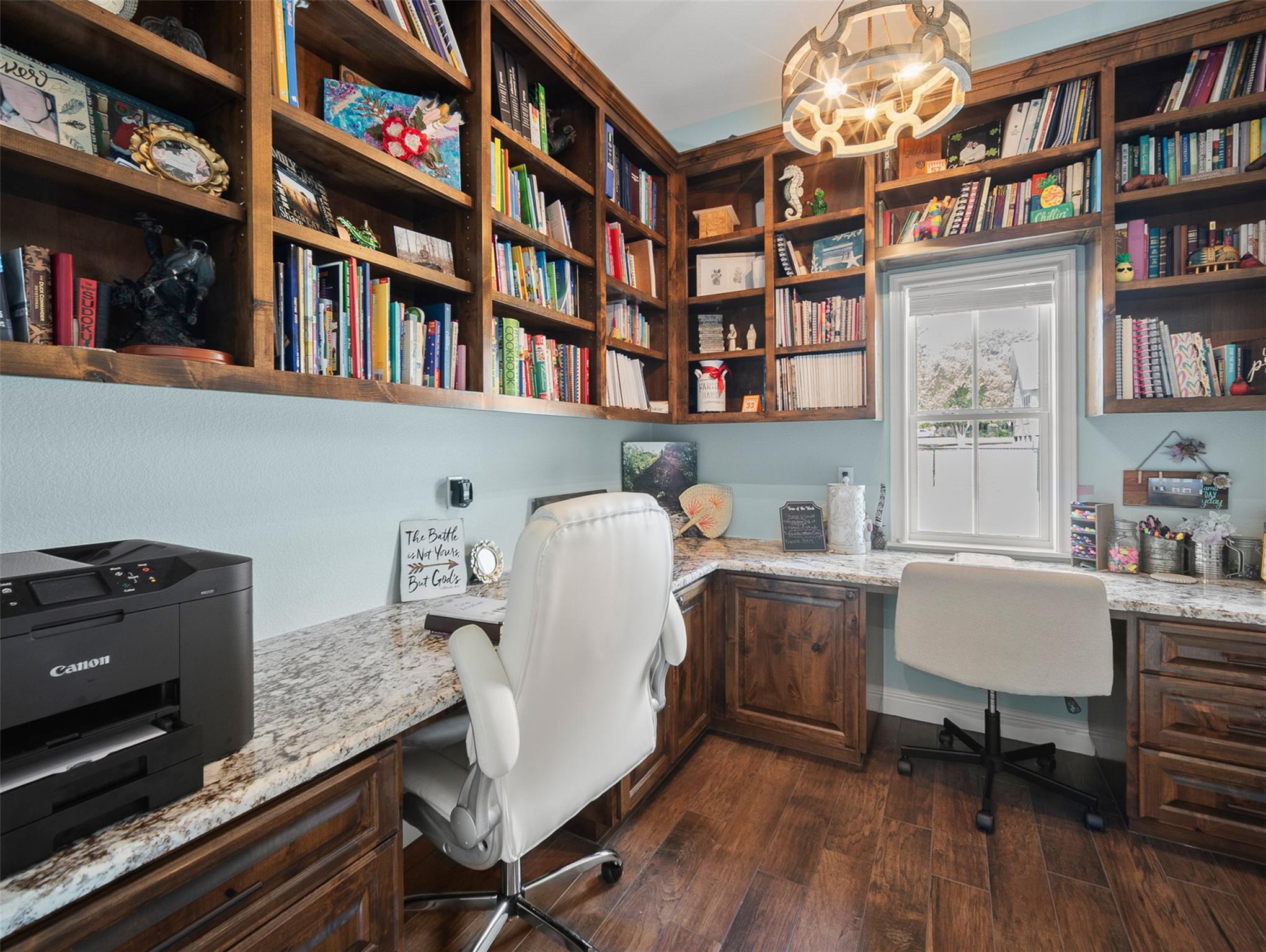 1205 N Avenue G, Shiner, TX 77984