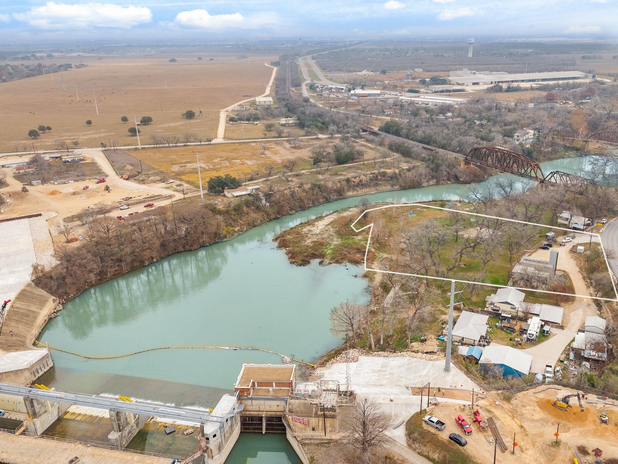 9035 Fm 725, McQueeney, TX 78123