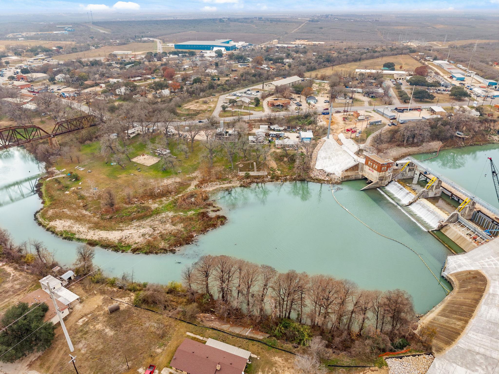 9035 Fm 725, McQueeney, TX 78123