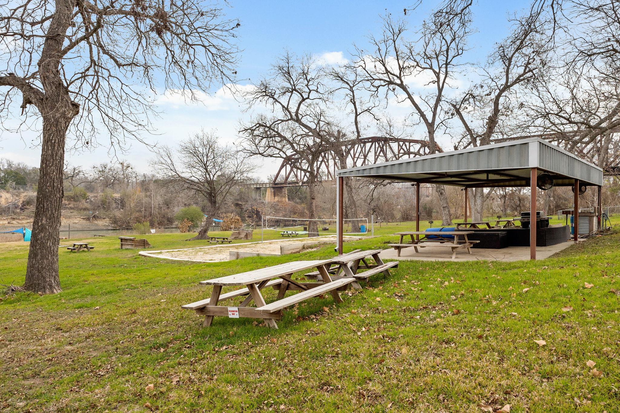 9035 Fm 725, McQueeney, TX 78123