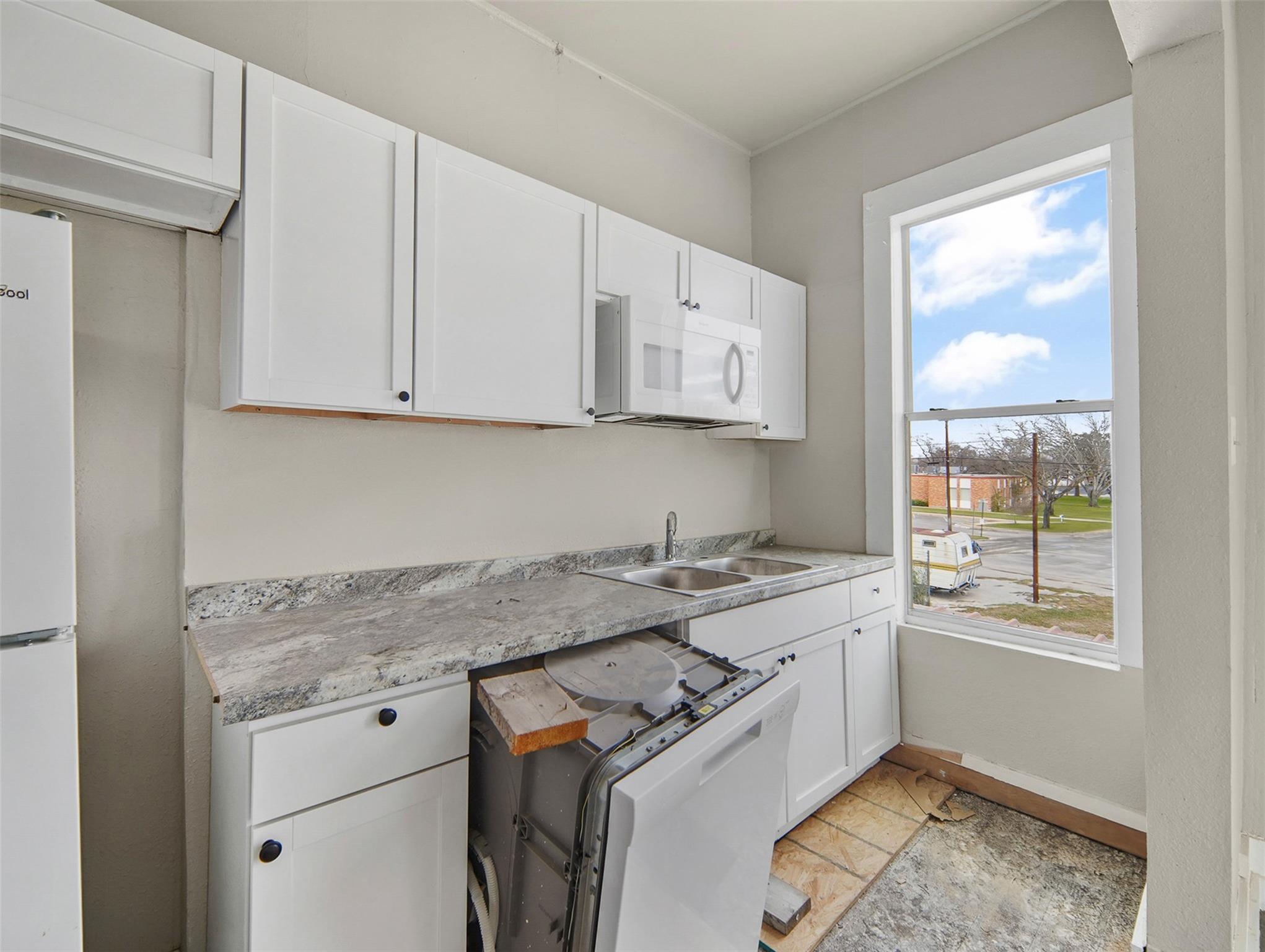 901 N Saint Joseph St, Gonzales, TX 78629