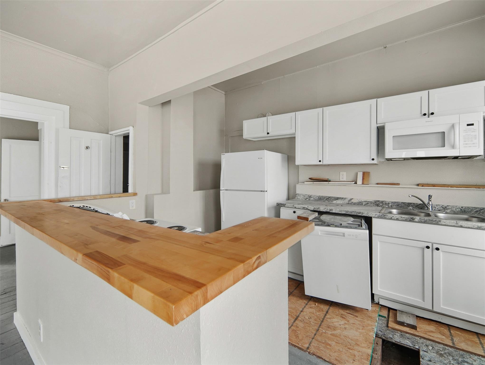 901 N Saint Joseph St, Gonzales, TX 78629