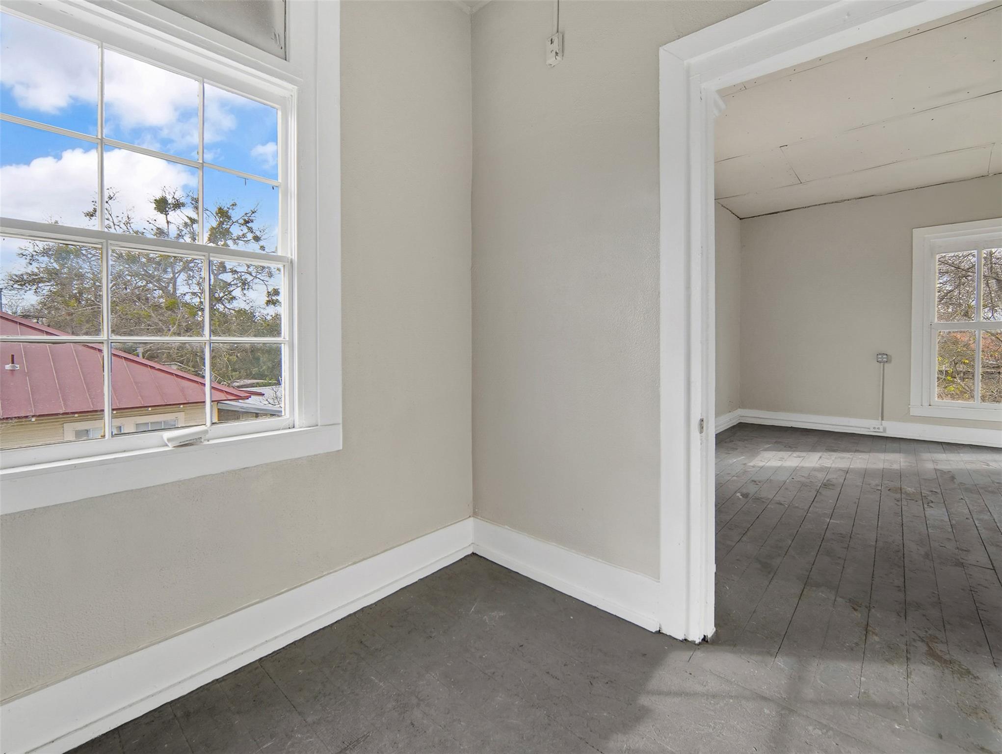 901 N Saint Joseph St, Gonzales, TX 78629