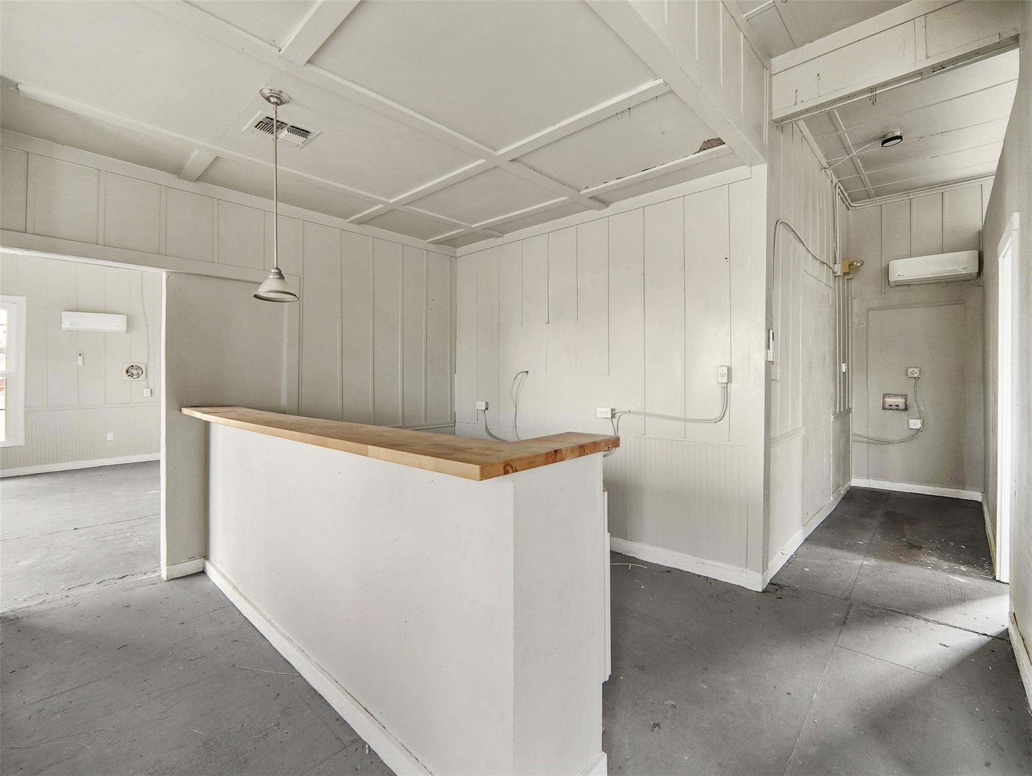 901 N Saint Joseph St, Gonzales, TX 78629