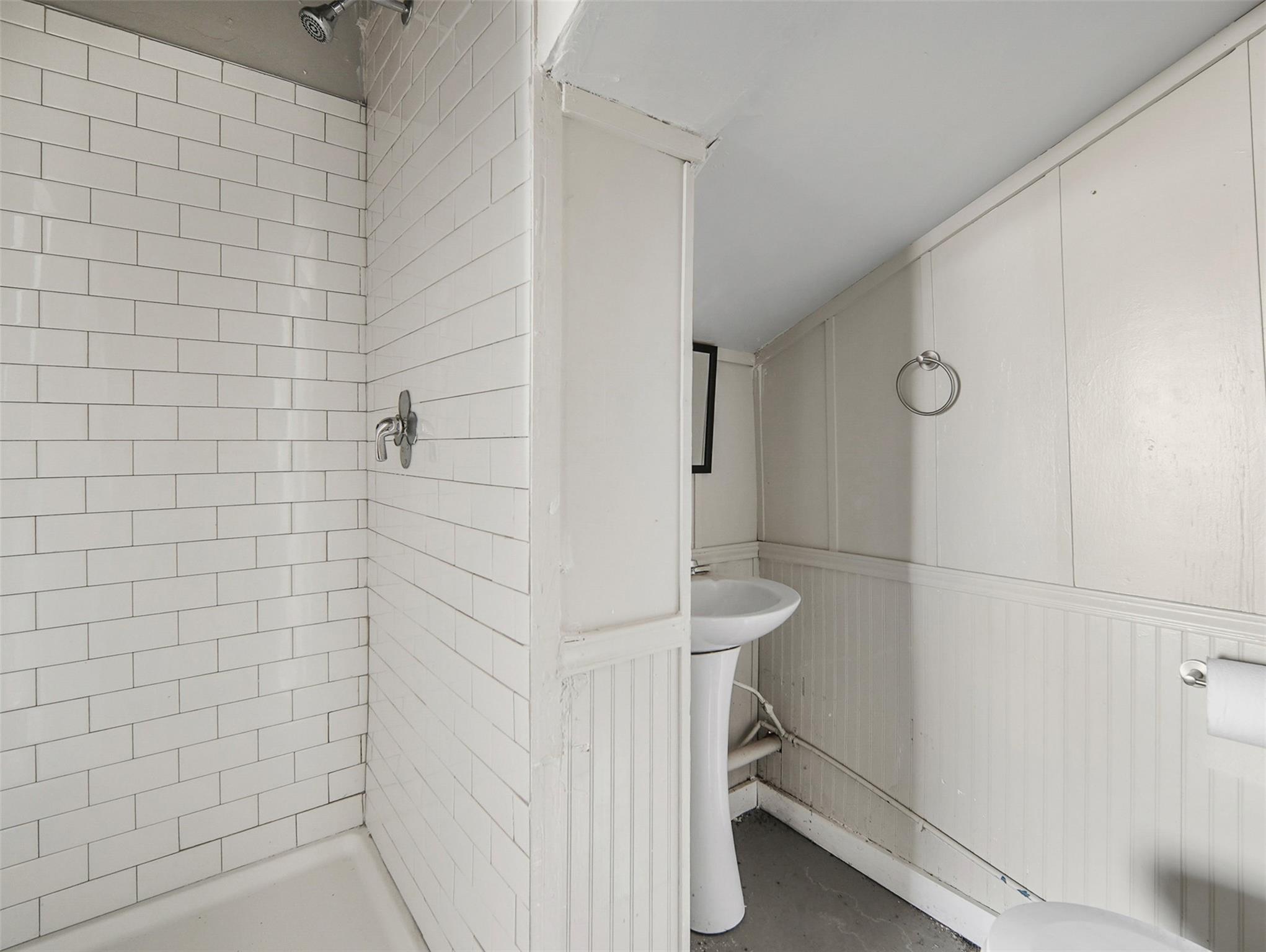 901 N Saint Joseph St, Gonzales, TX 78629