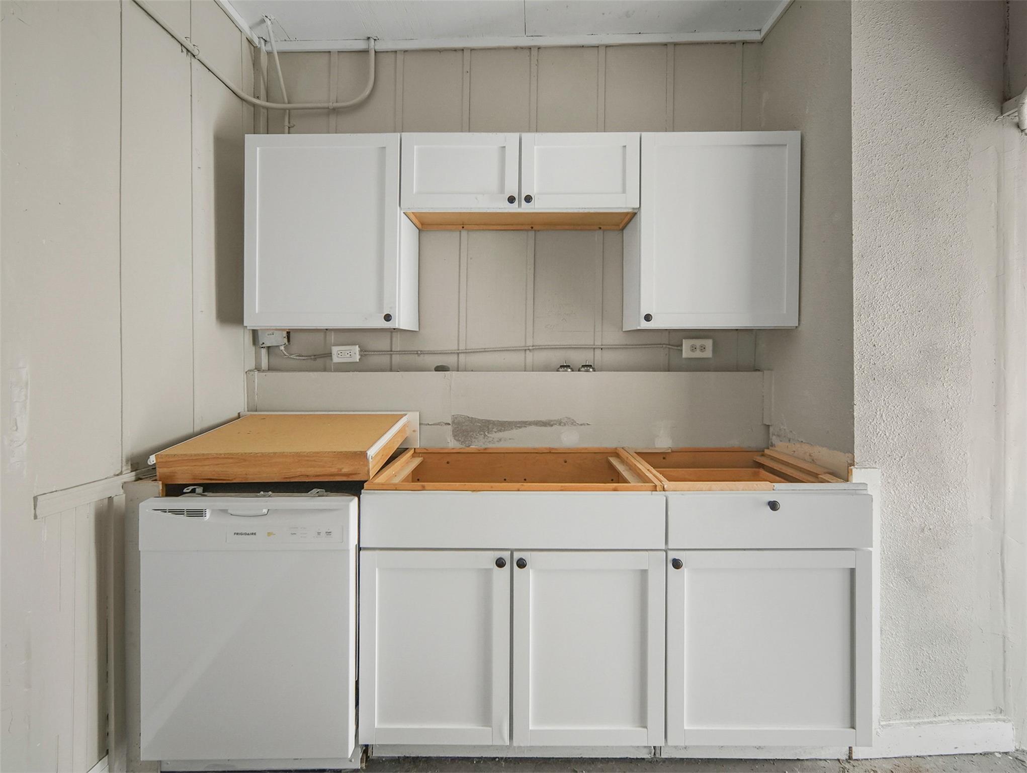 901 N Saint Joseph St, Gonzales, TX 78629