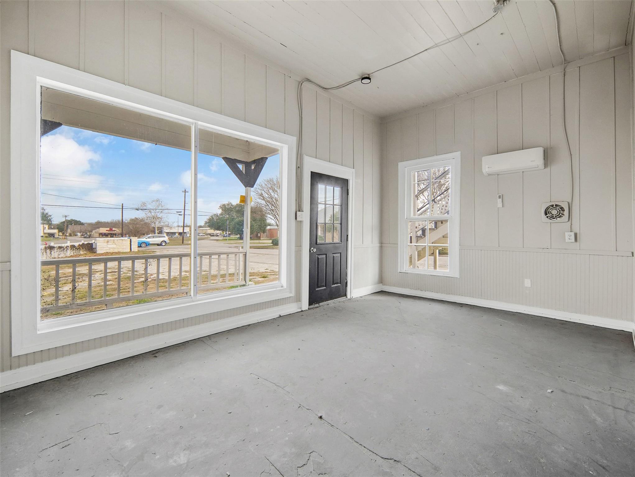 901 N Saint Joseph St, Gonzales, TX 78629