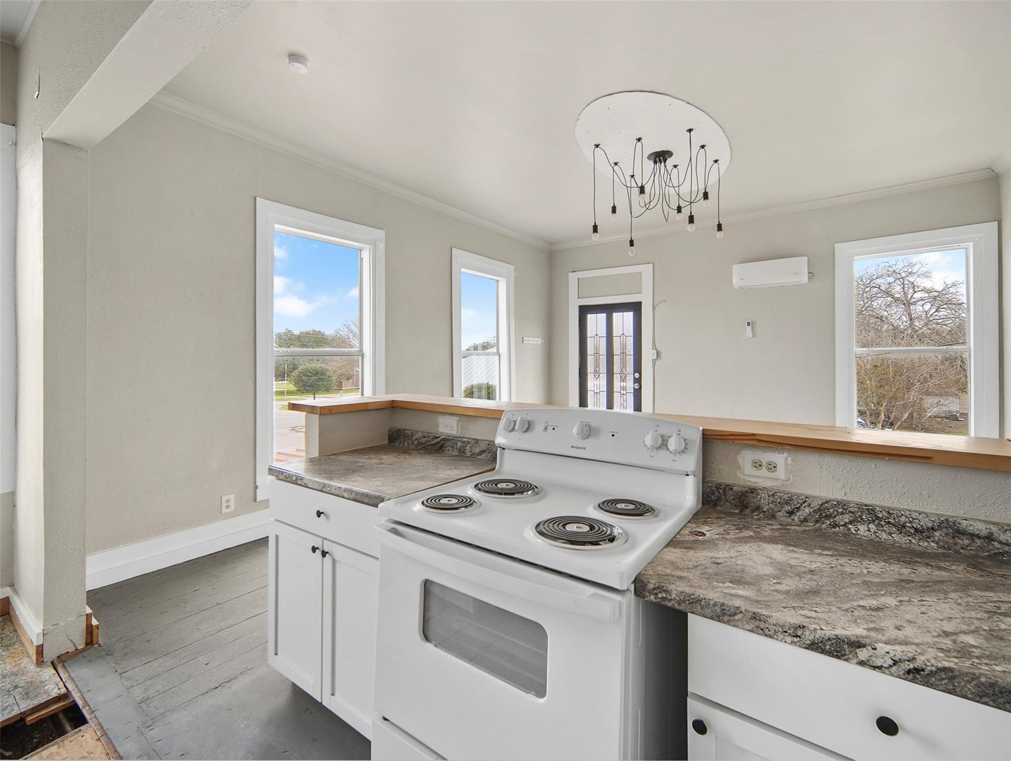 901 N Saint Joseph St, Gonzales, TX 78629