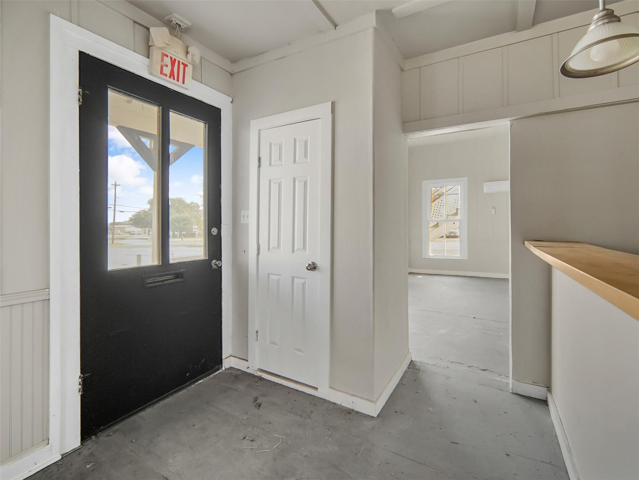 901 N Saint Joseph St, Gonzales, TX 78629