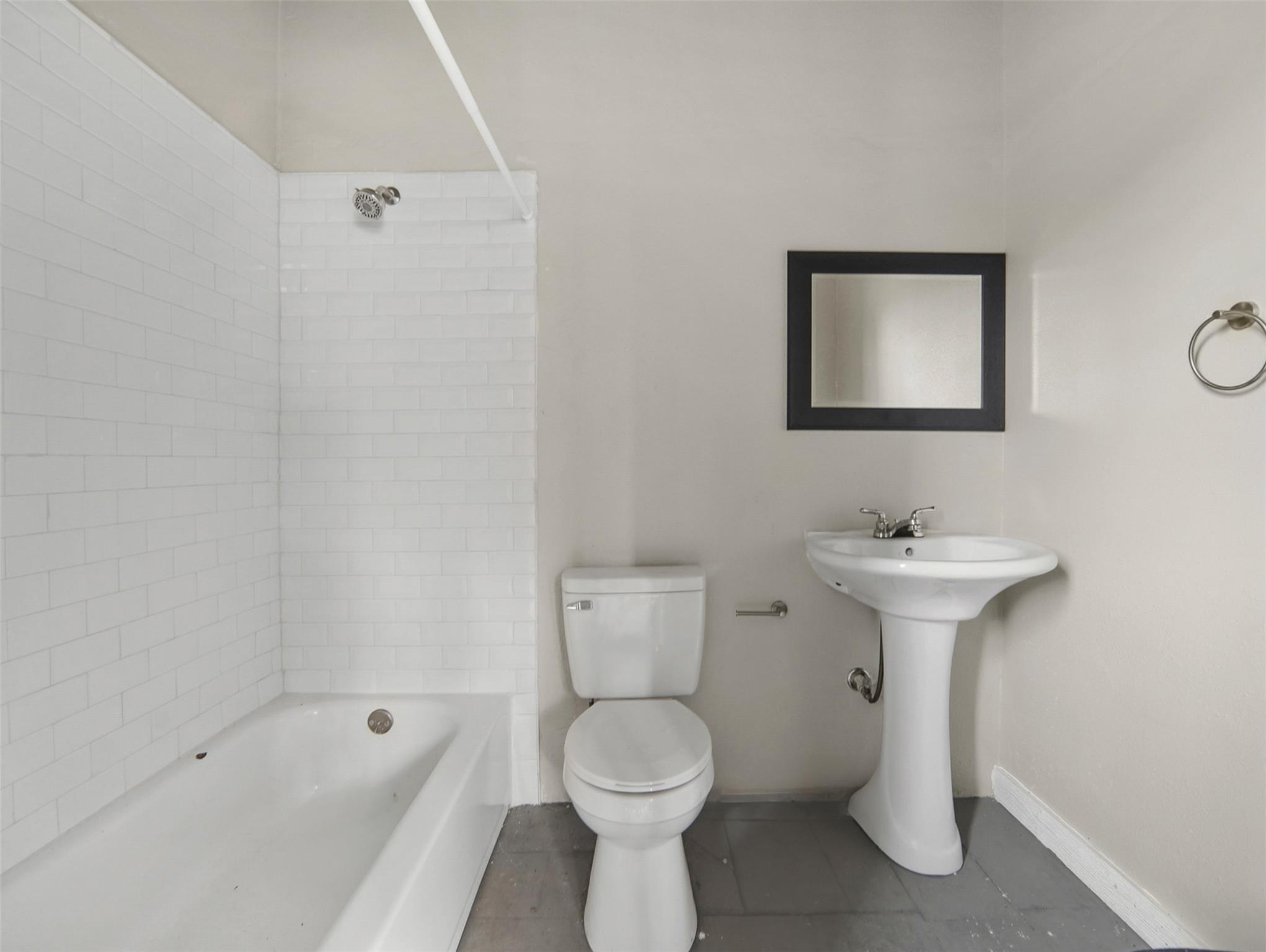 901 N Saint Joseph St, Gonzales, TX 78629