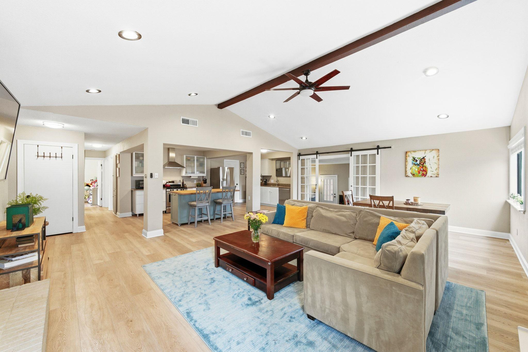 7210 Towering Oaks Dr, Austin, TX 78745