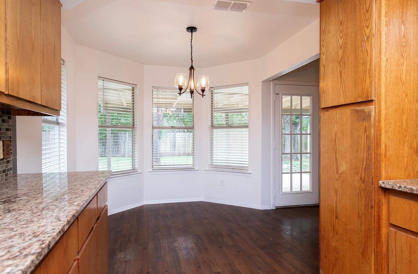 910 Garden View Dr, Georgetown, TX 78628