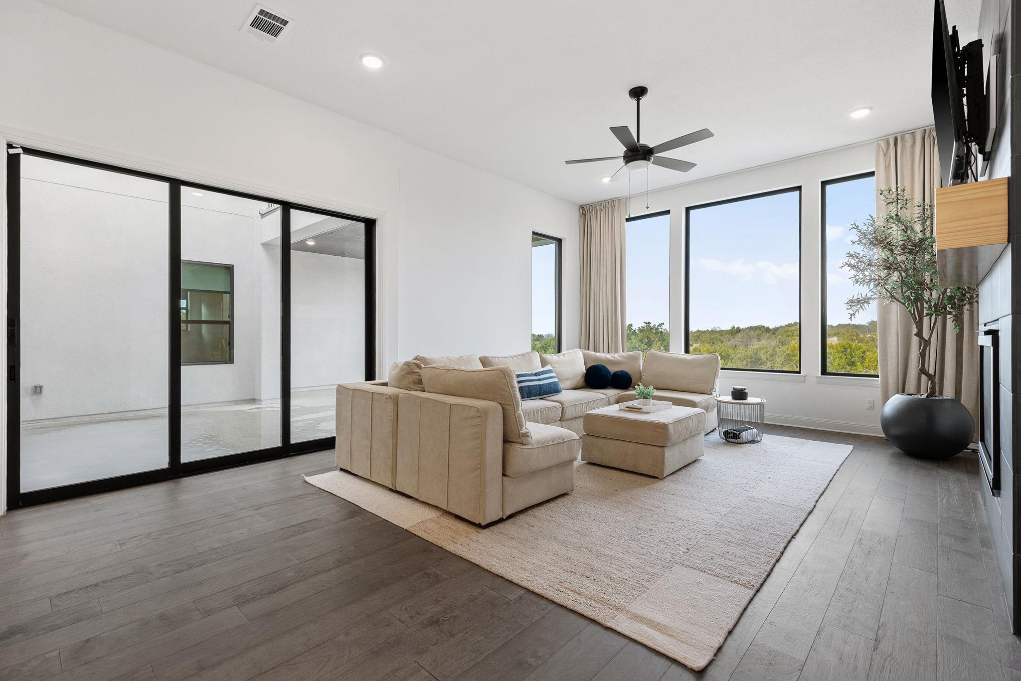 439 Wellborn Rd, Liberty Hill, TX 78642