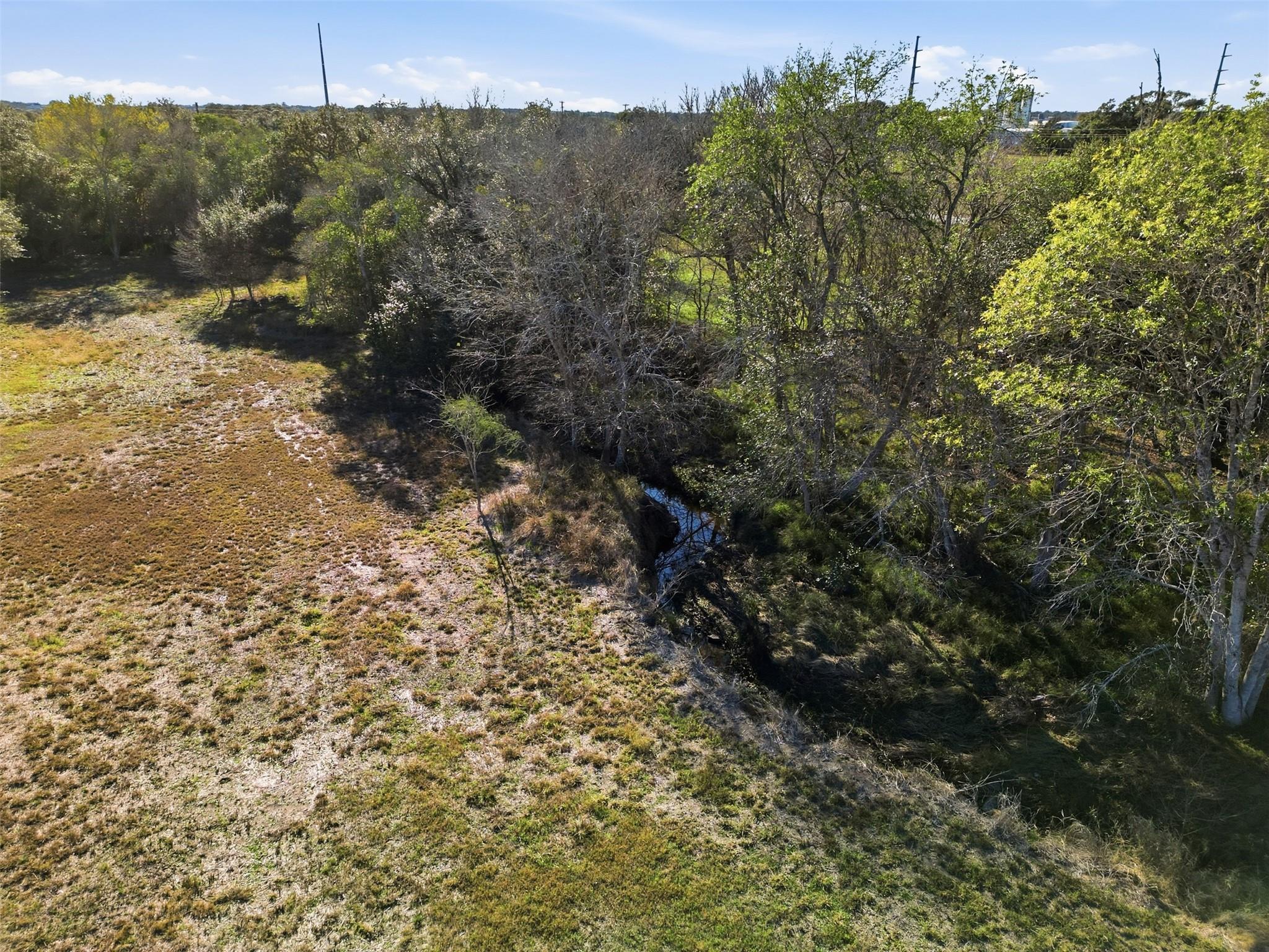 1123 Dunn St, Yoakum, TX 77995