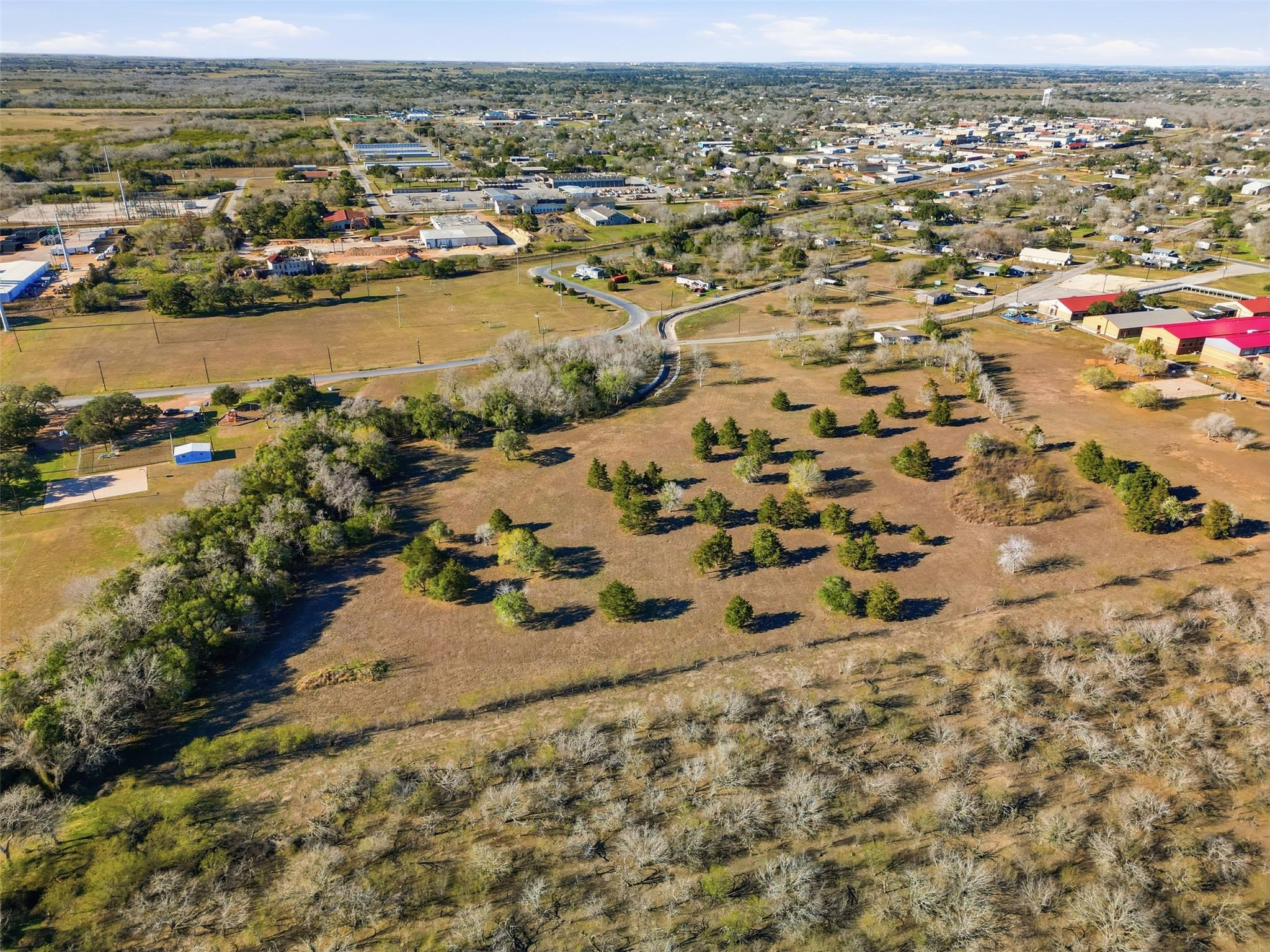 1123 Dunn St, Yoakum, TX 77995