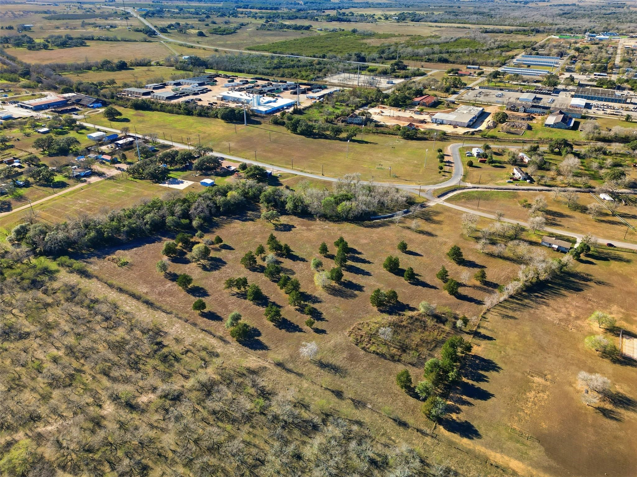 1123 Dunn St, Yoakum, TX 77995