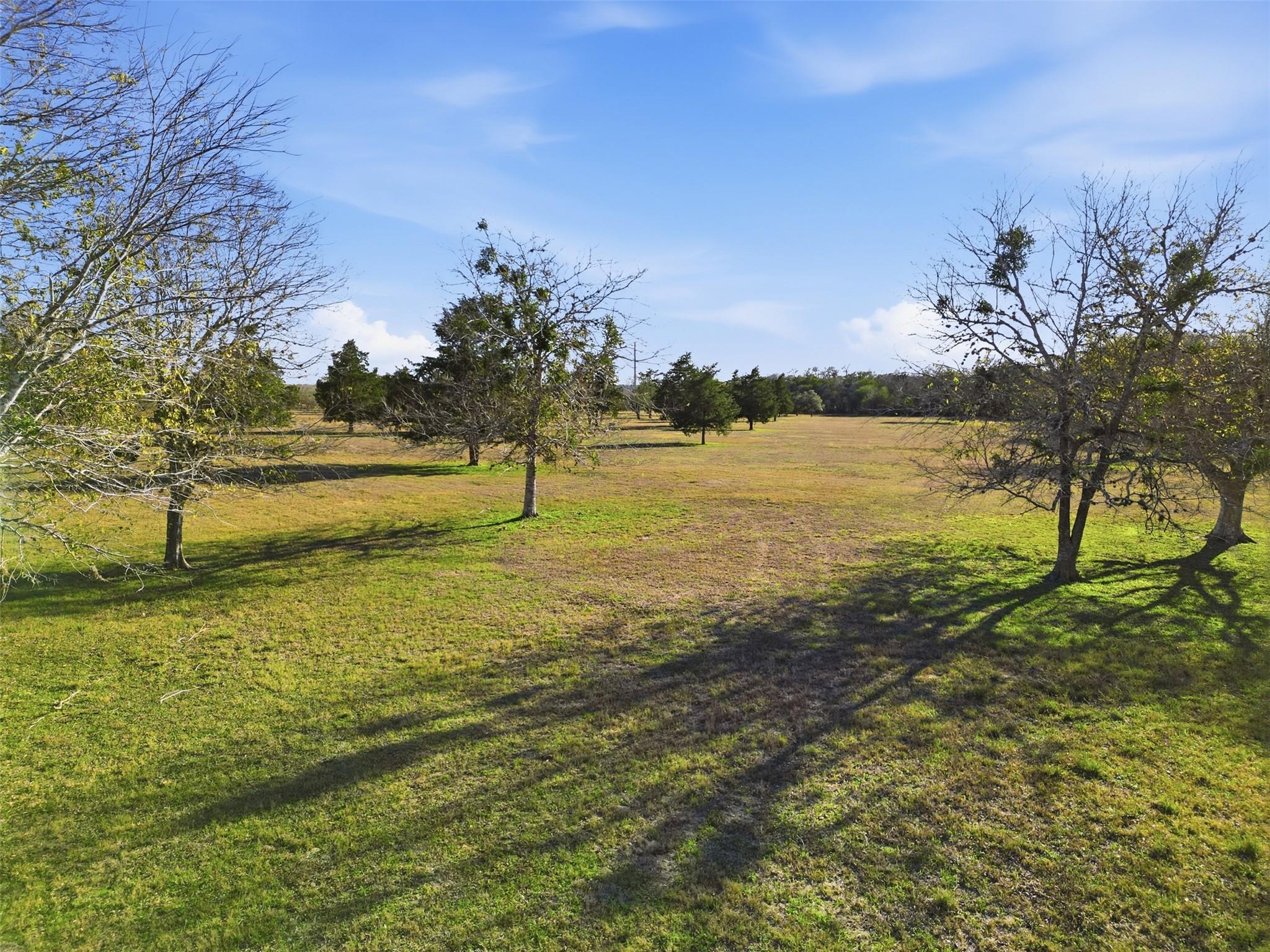 1123 Dunn St, Yoakum, TX 77995