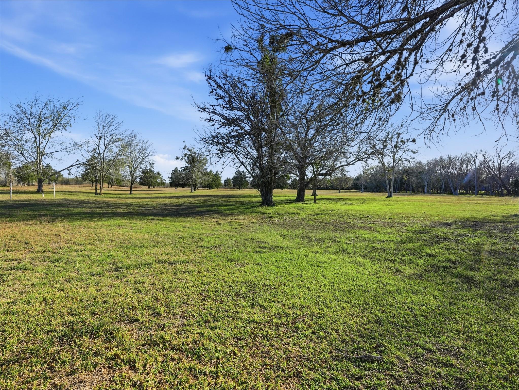 1123 Dunn St, Yoakum, TX 77995