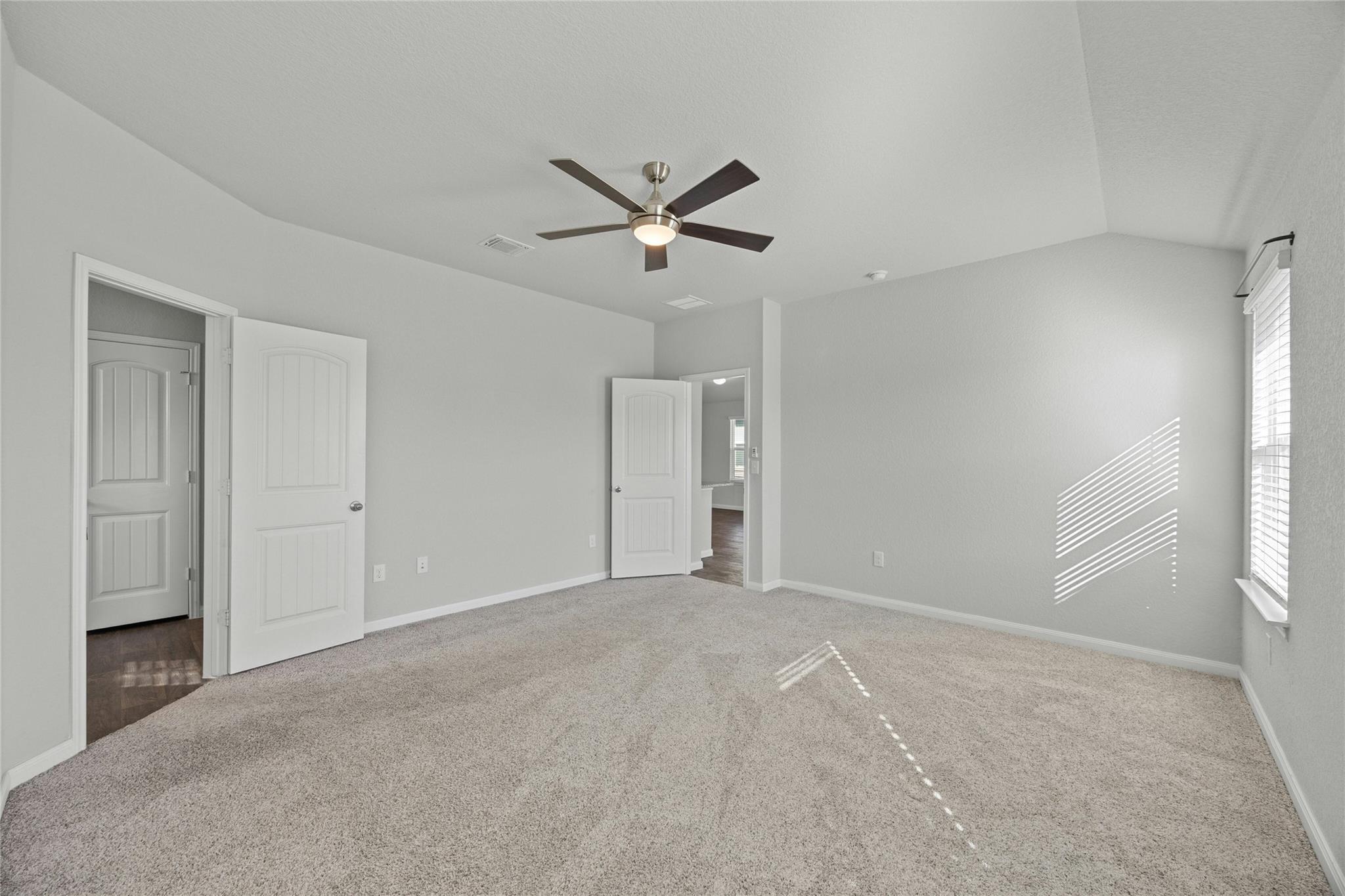 118 Rochester Ln, Hutto, TX 78634