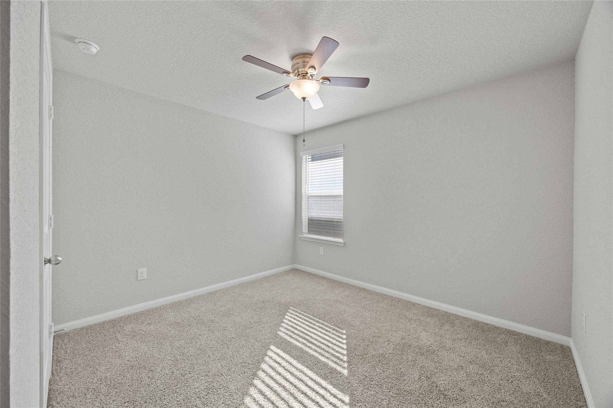 118 Rochester Ln, Hutto, TX 78634