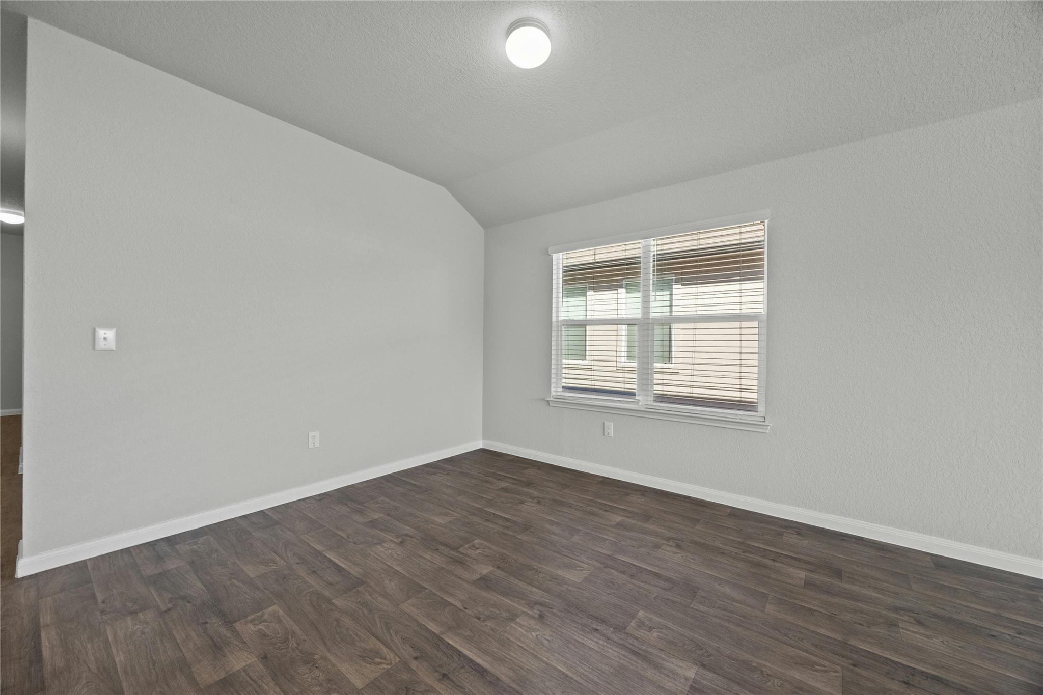 118 Rochester Ln, Hutto, TX 78634