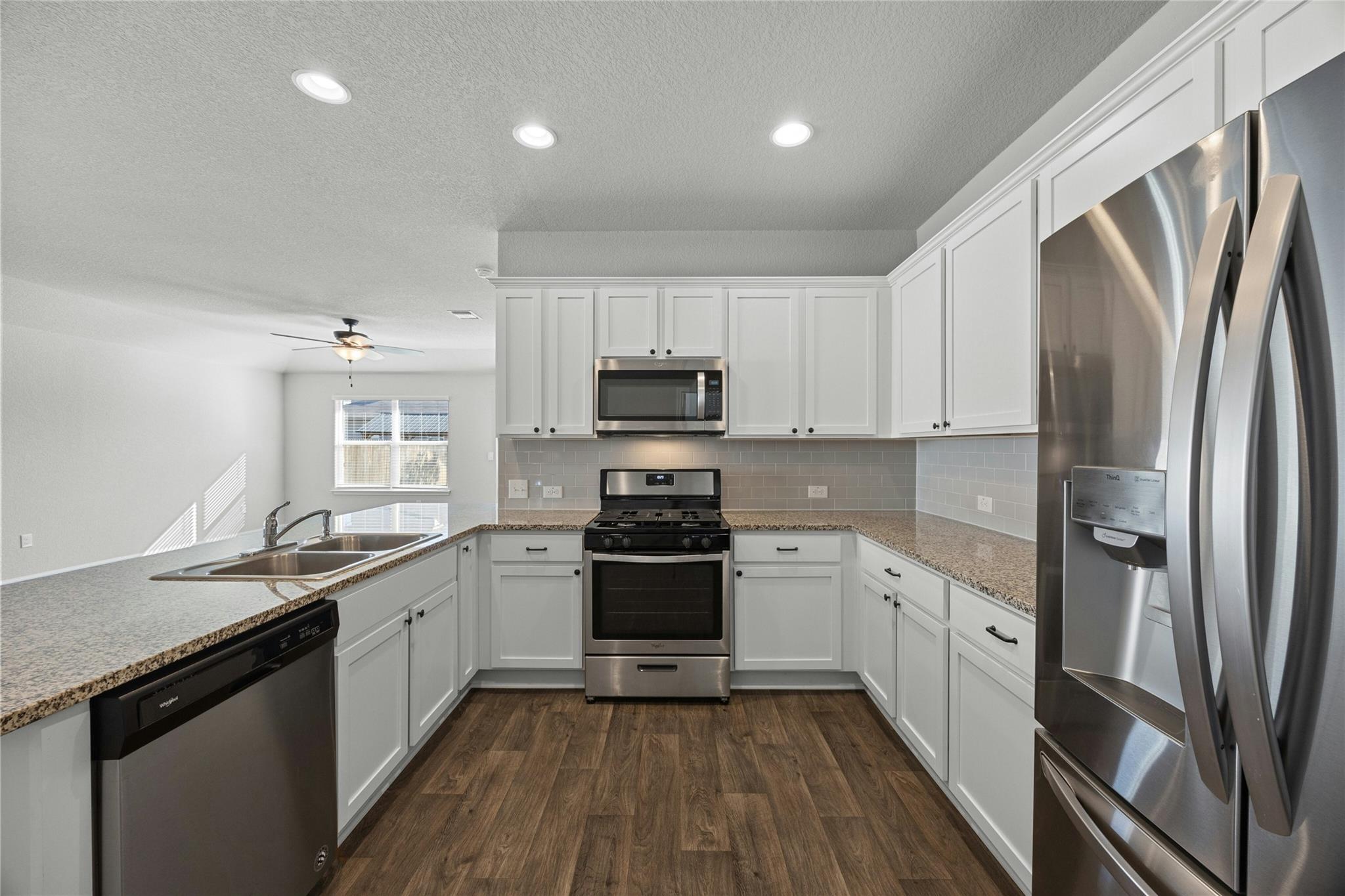 118 Rochester Ln, Hutto, TX 78634