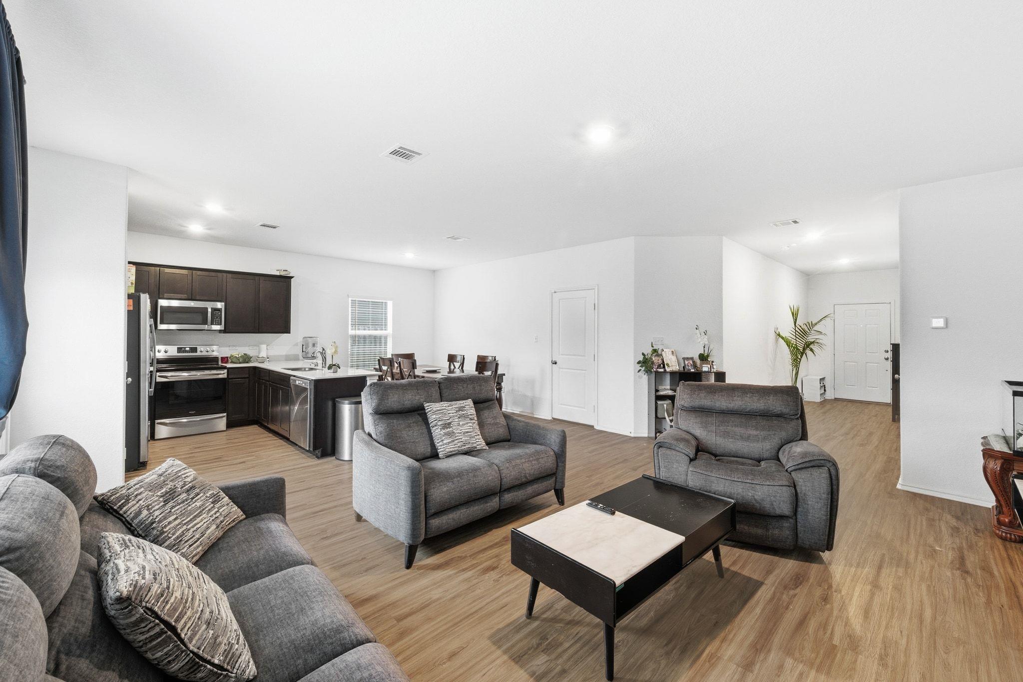 307 Sunfish Ln, Bastrop, TX 78602