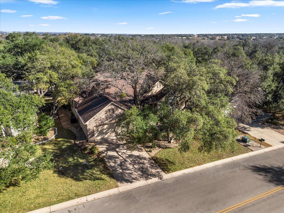 211 Whispering Wind Dr, Georgetown, TX 78633