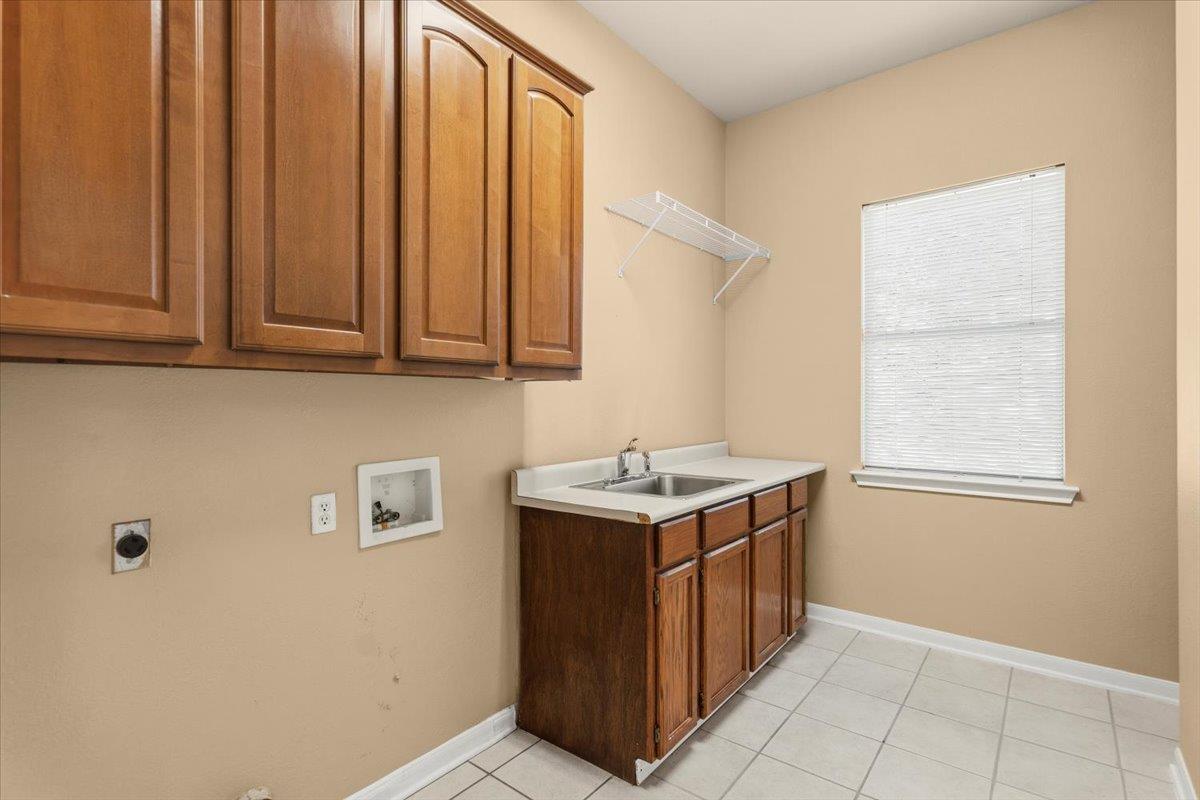 211 Whispering Wind Dr, Georgetown, TX 78633