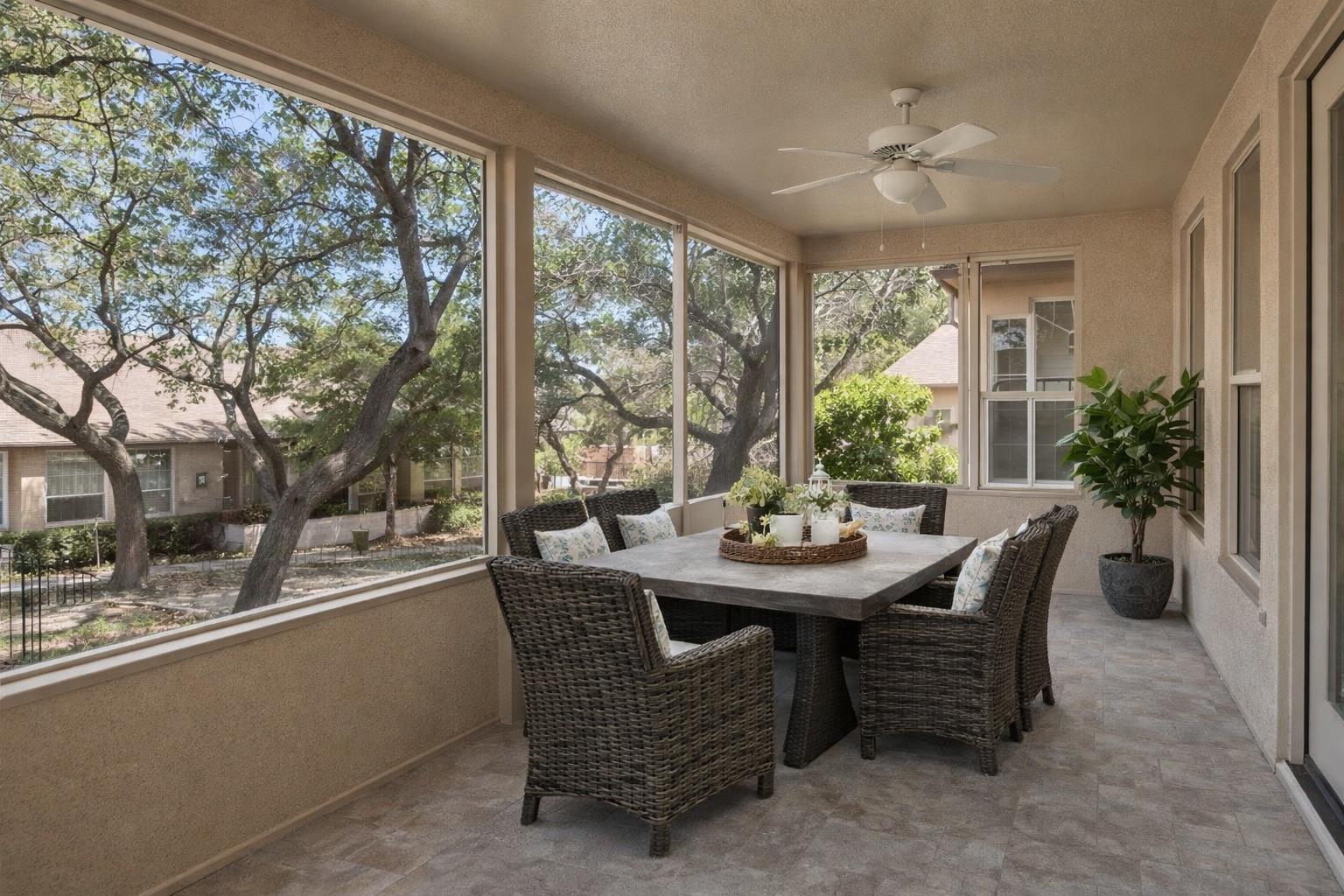 211 WHISPERING WIND Dr, Georgetown, TX 78633