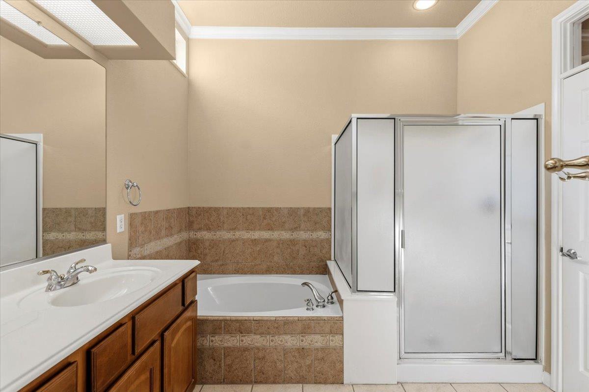 211 Whispering Wind Dr, Georgetown, TX 78633