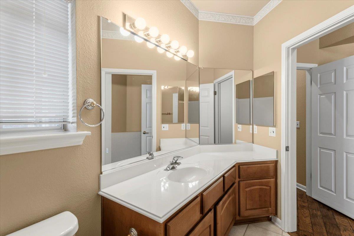 211 Whispering Wind Dr, Georgetown, TX 78633