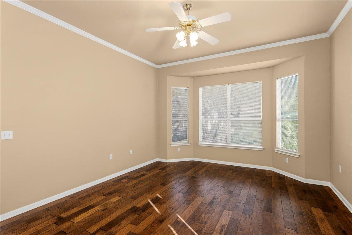 211 Whispering Wind Dr, Georgetown, TX 78633