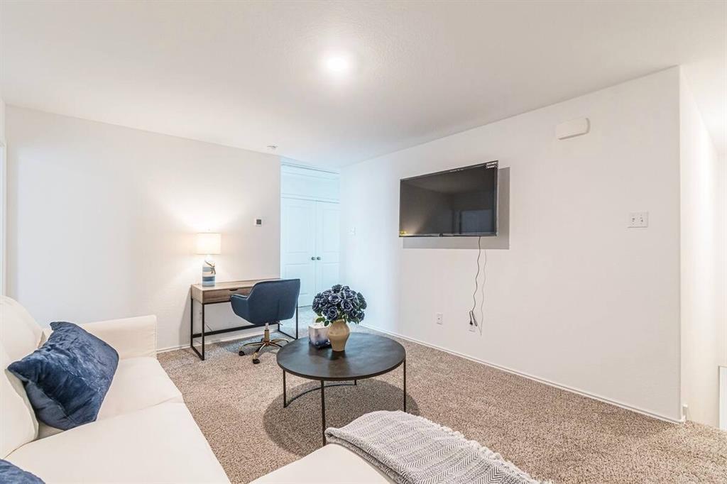 441 Gabbro Gdns, Maxwell, TX 78656