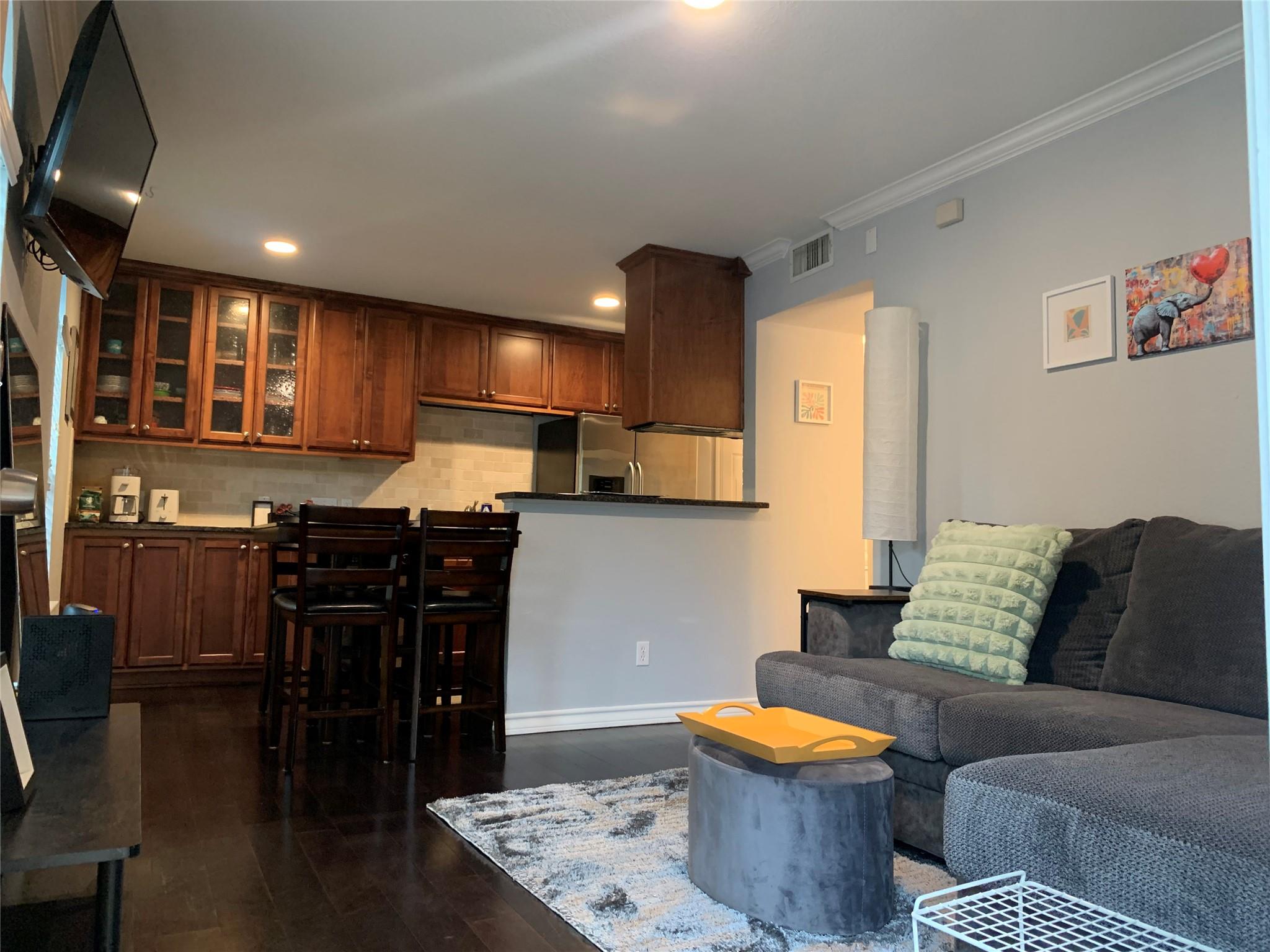 407 E 45th St # 116, Austin, TX 78751