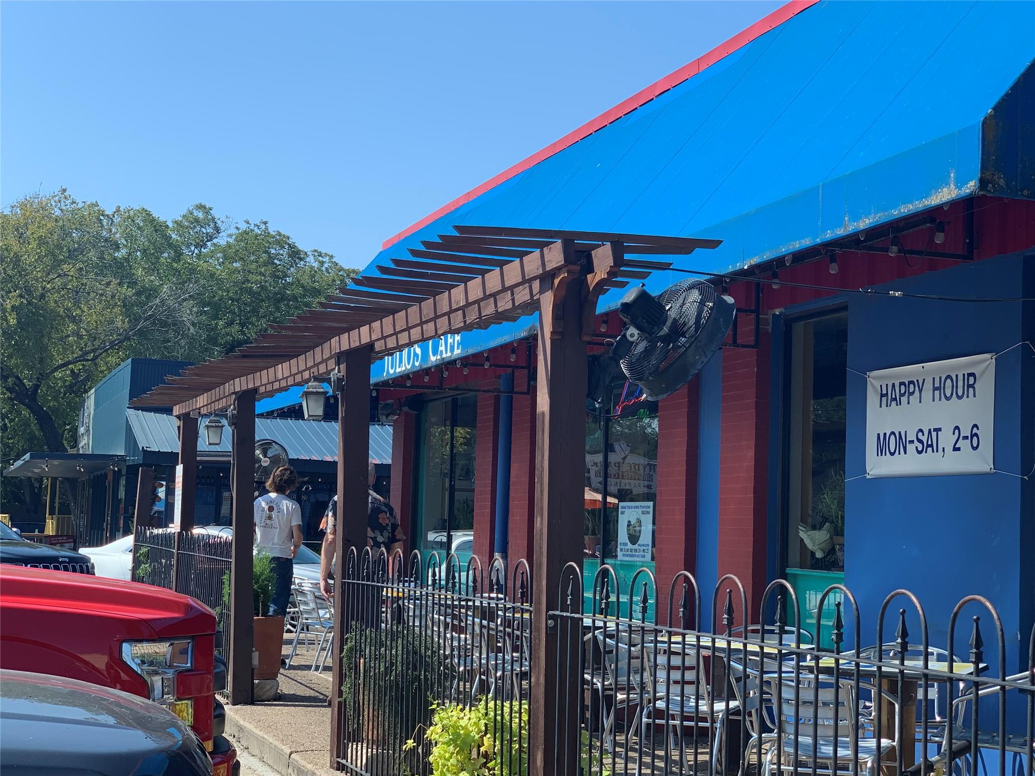 407 E 45th St # 116, Austin, TX 78751