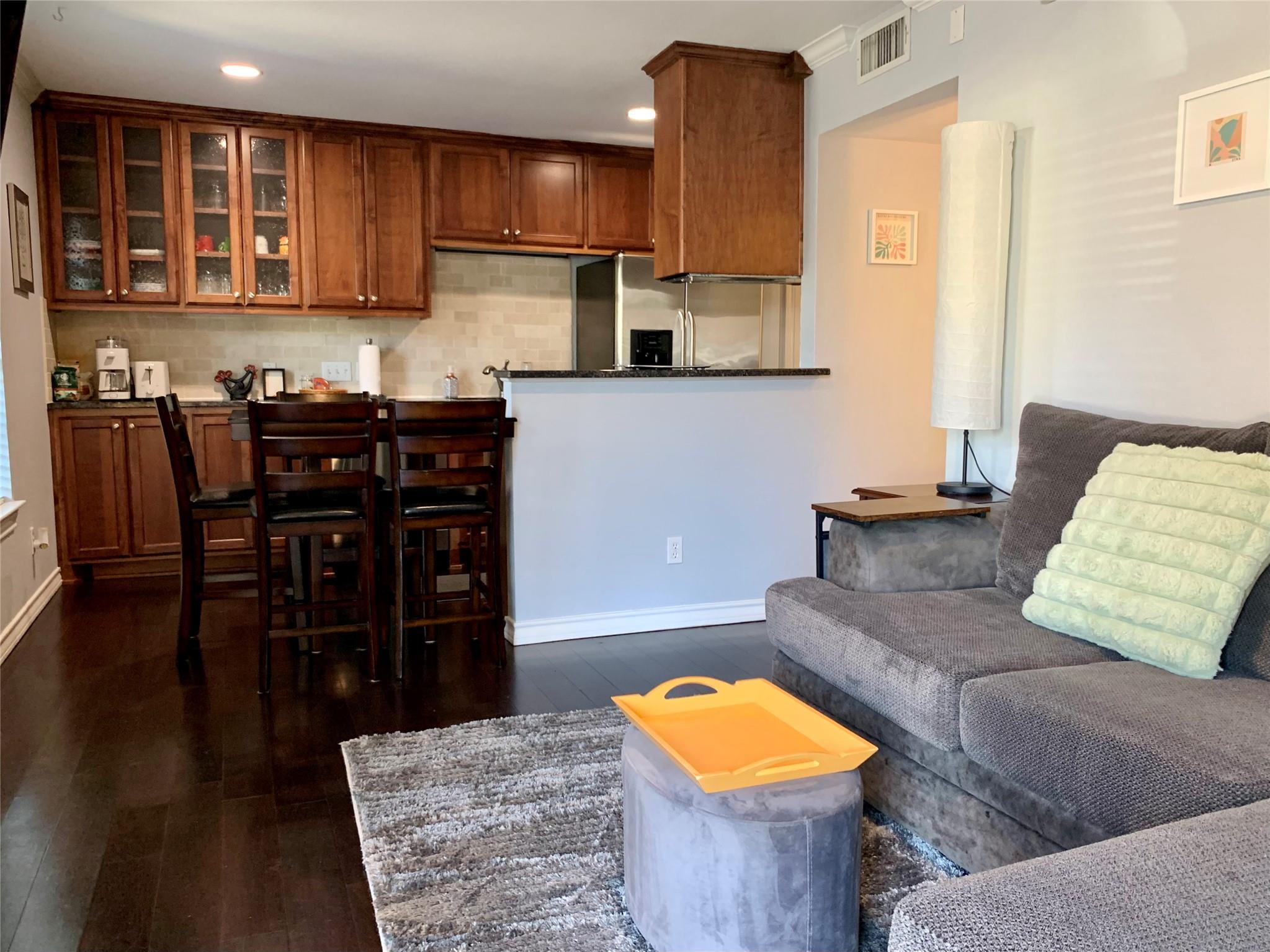 407 E 45th St # 116, Austin, TX 78751