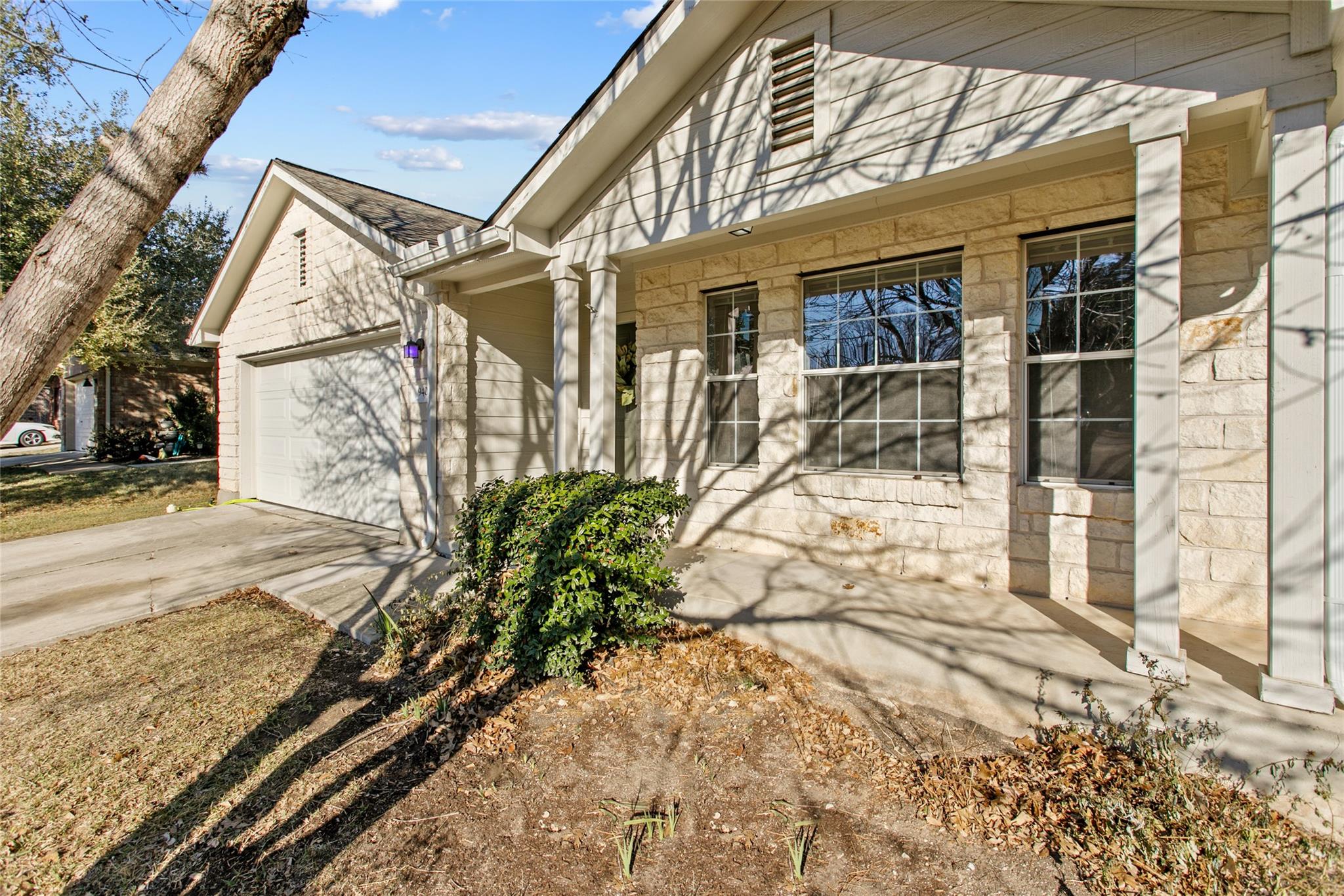 9401 Pioneer Forest Dr, Austin, TX 78744