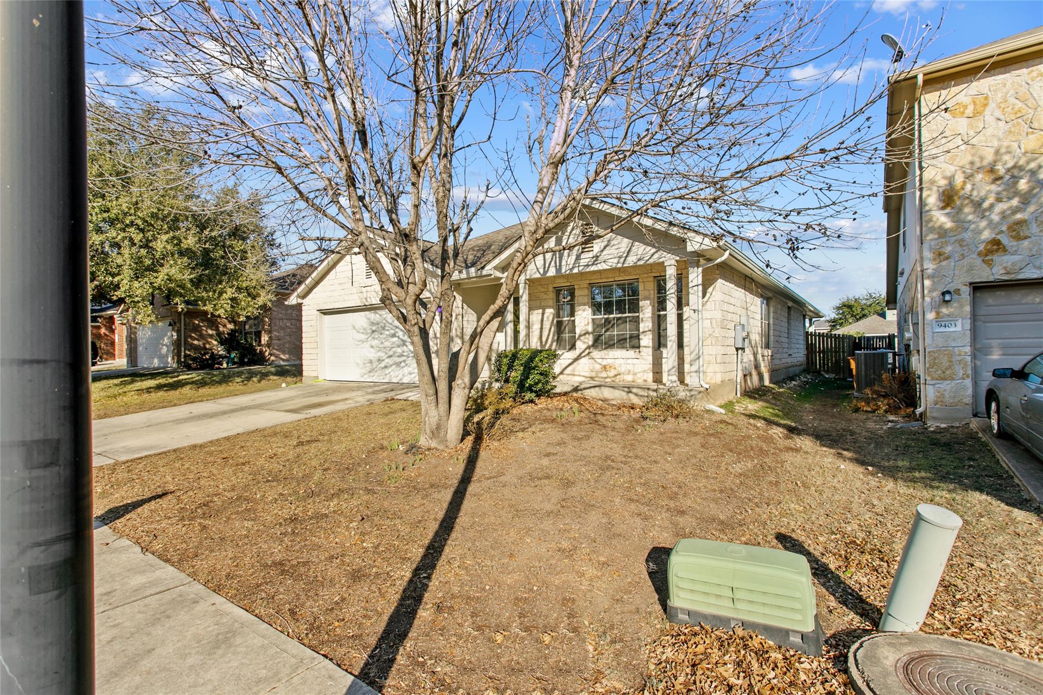 9401 Pioneer Forest Dr, Austin, TX 78744