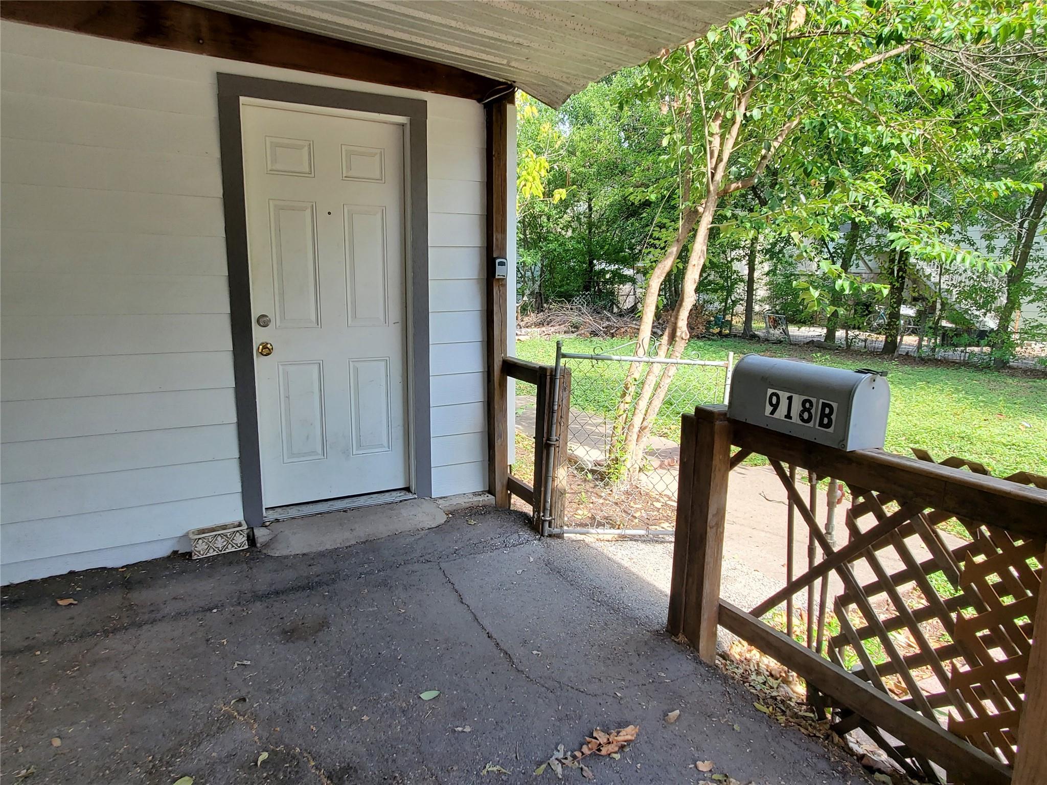 918 E 37th St # B, Austin, TX 78705