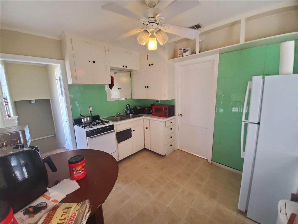 918 E 37th St # B, Austin, TX 78705