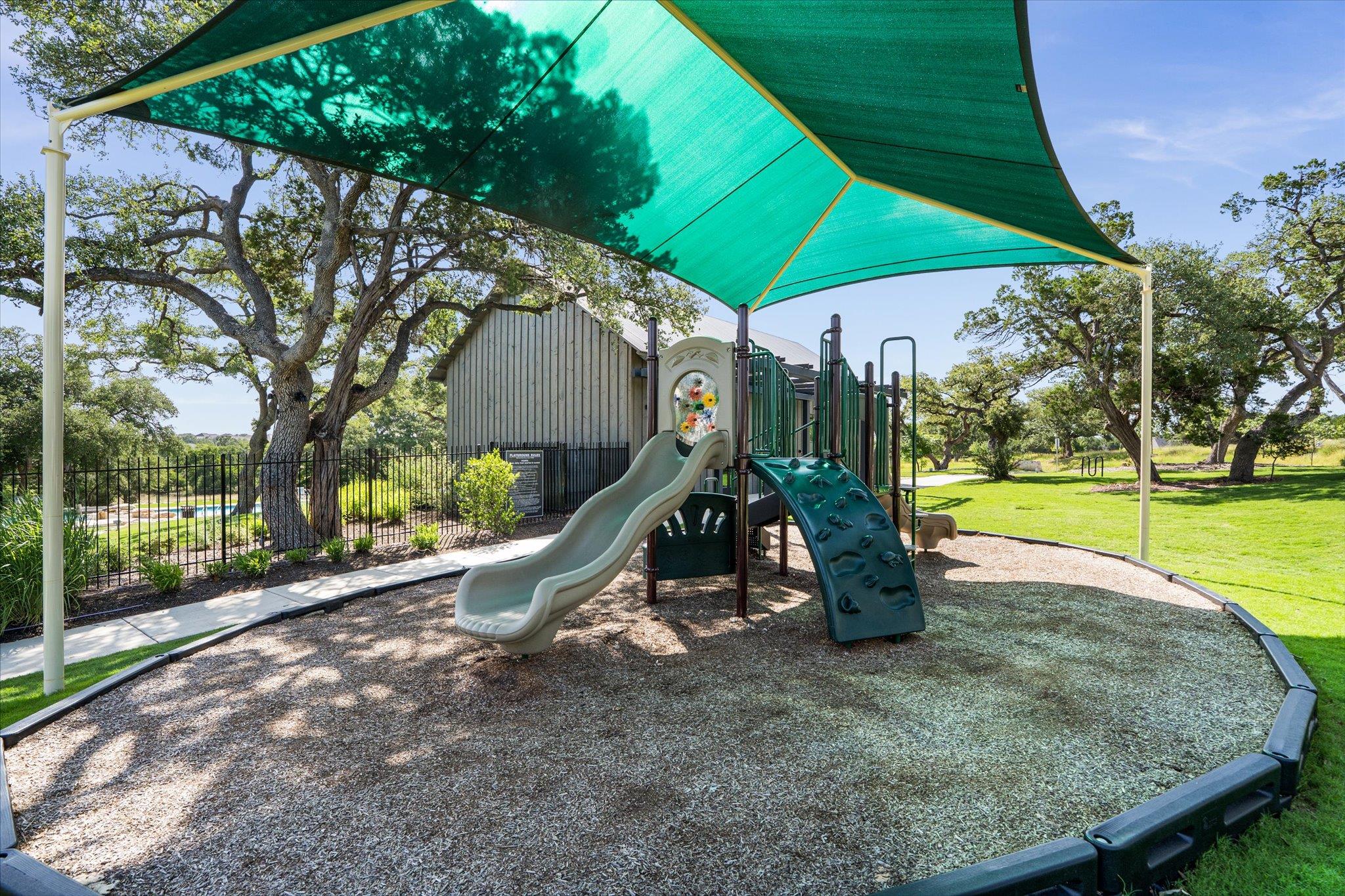 916 Pear Tree Ln, Austin, TX 78737