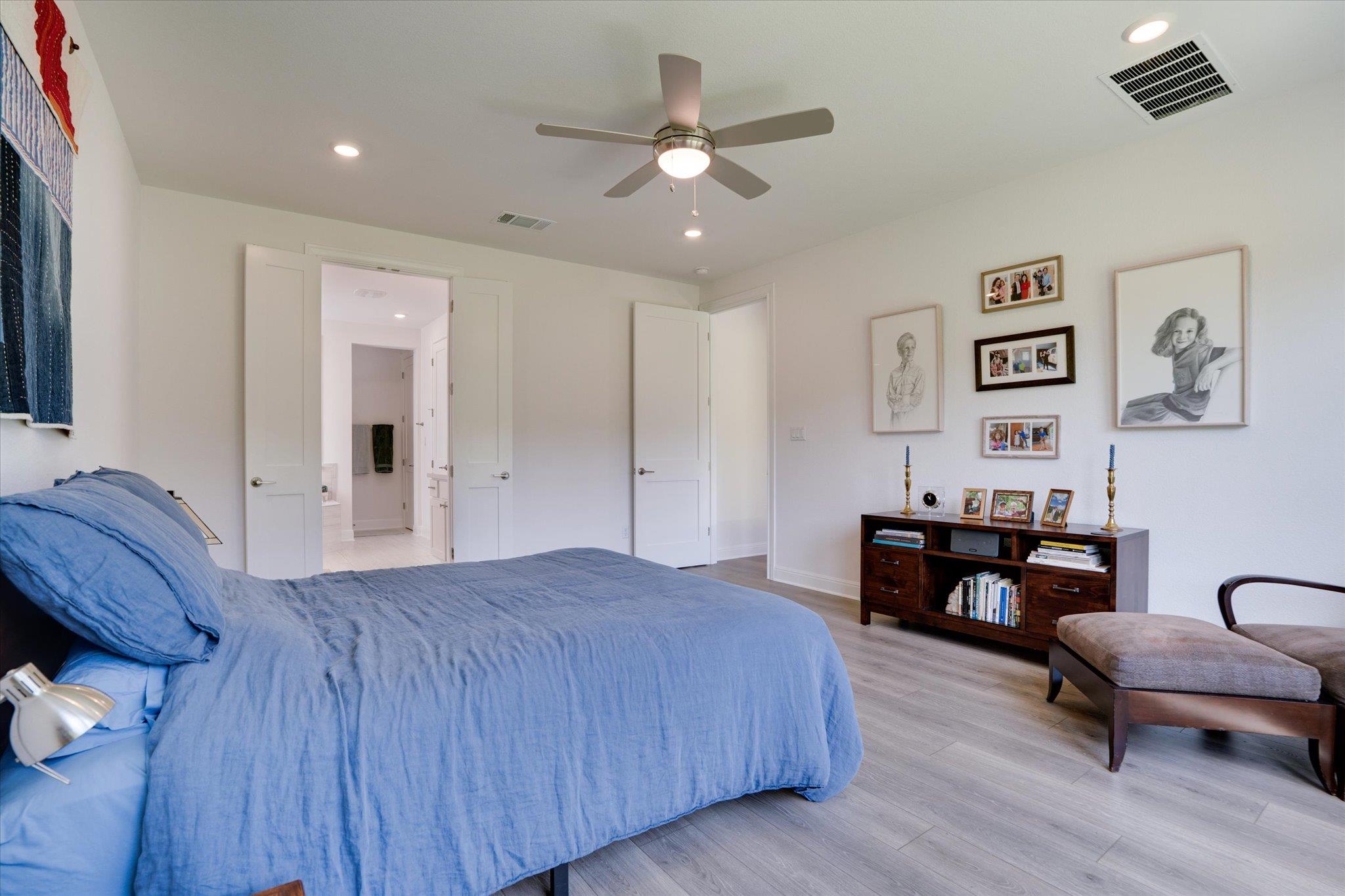 916 Pear Tree Ln, Austin, TX 78737