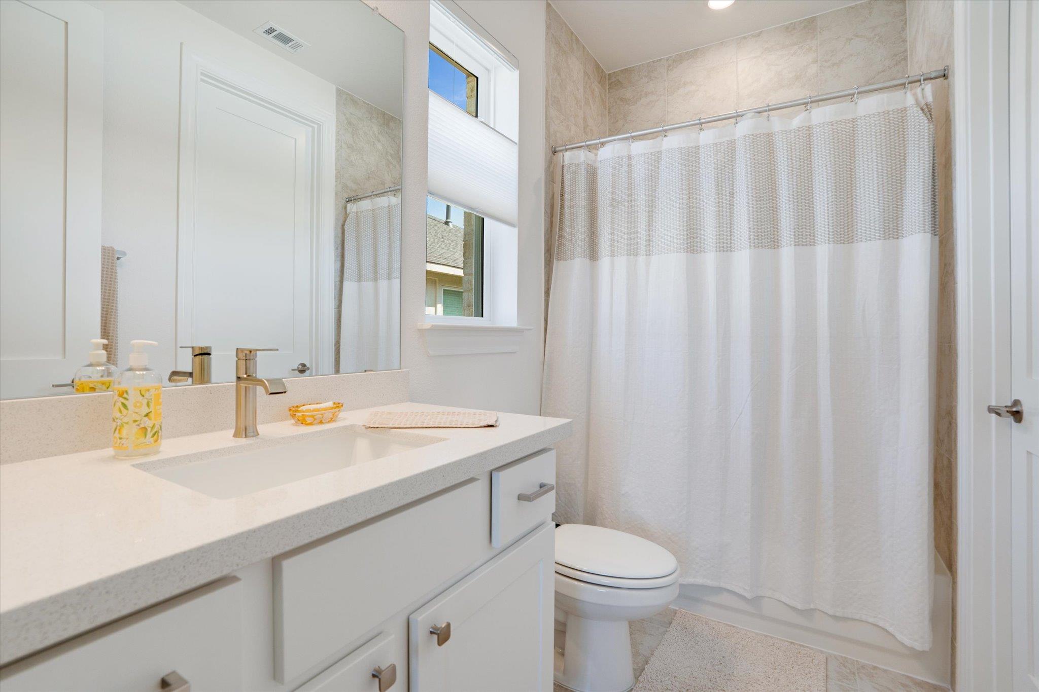 916 Pear Tree Ln, Austin, TX 78737