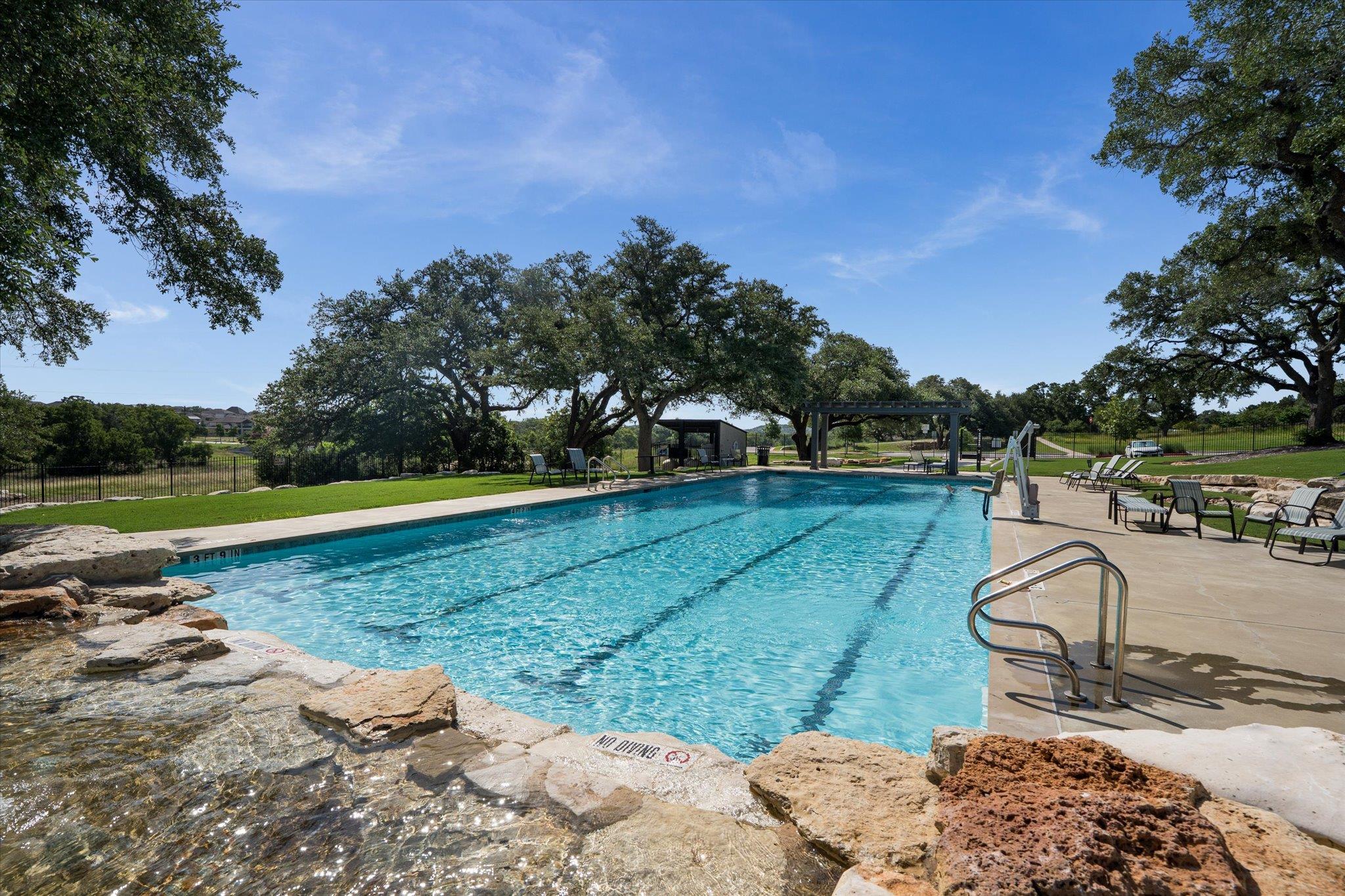 916 Pear Tree Ln, Austin, TX 78737