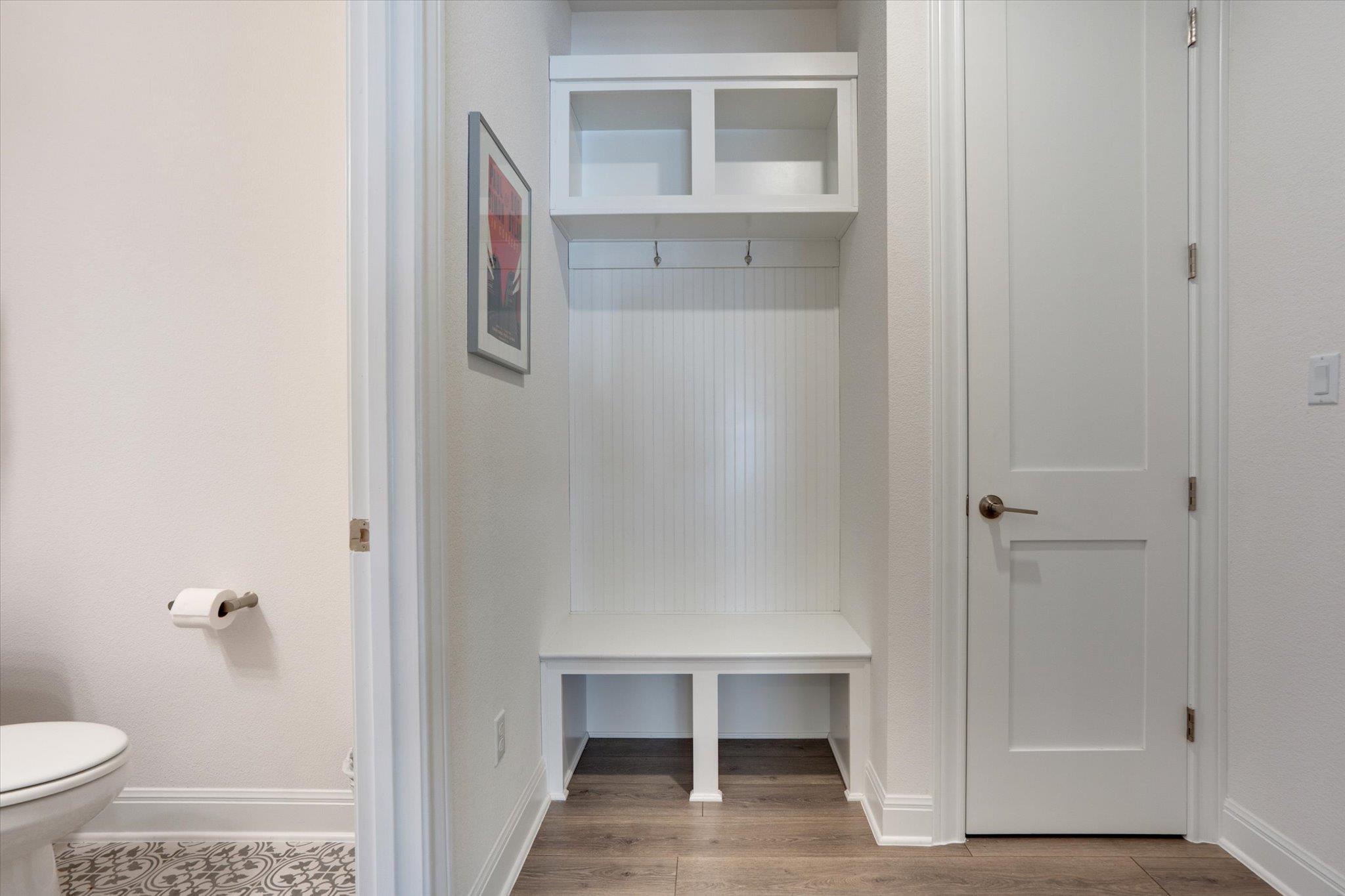 916 Pear Tree Ln, Austin, TX 78737