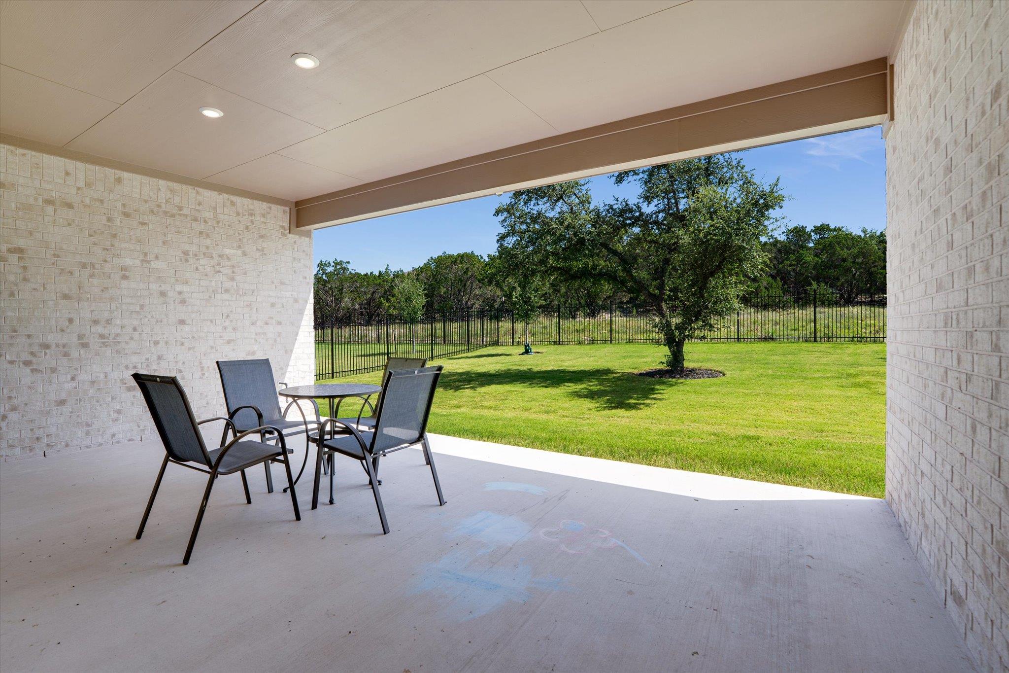 916 Pear Tree Ln, Austin, TX 78737