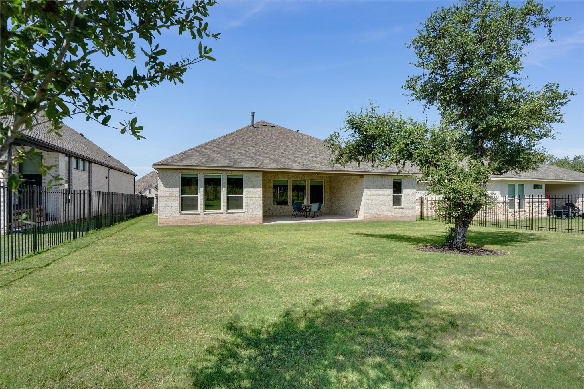 916 Pear Tree Ln, Austin, TX 78737